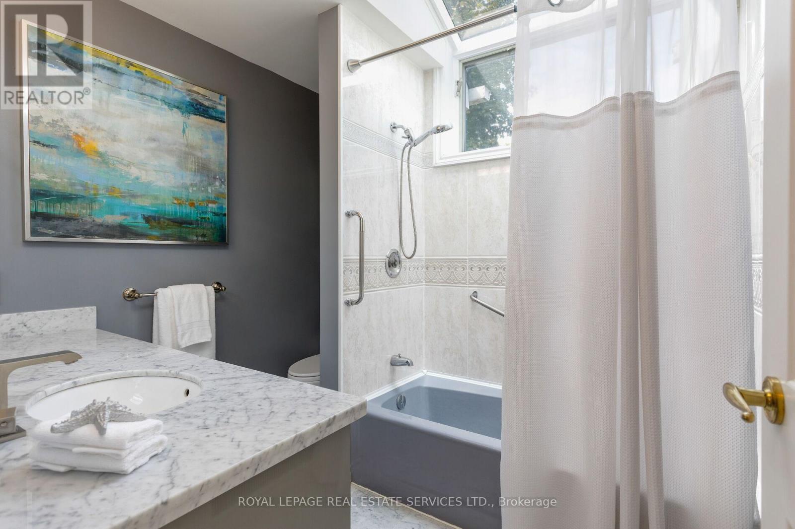 












154 HUMBERCREST BOULEVARD

,
Toronto,




Ontario
M6S4L3

