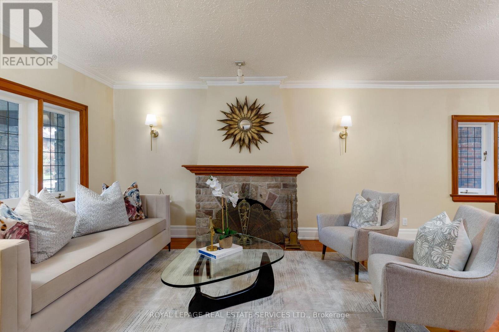 












154 HUMBERCREST BOULEVARD

,
Toronto,




Ontario
M6S4L3

