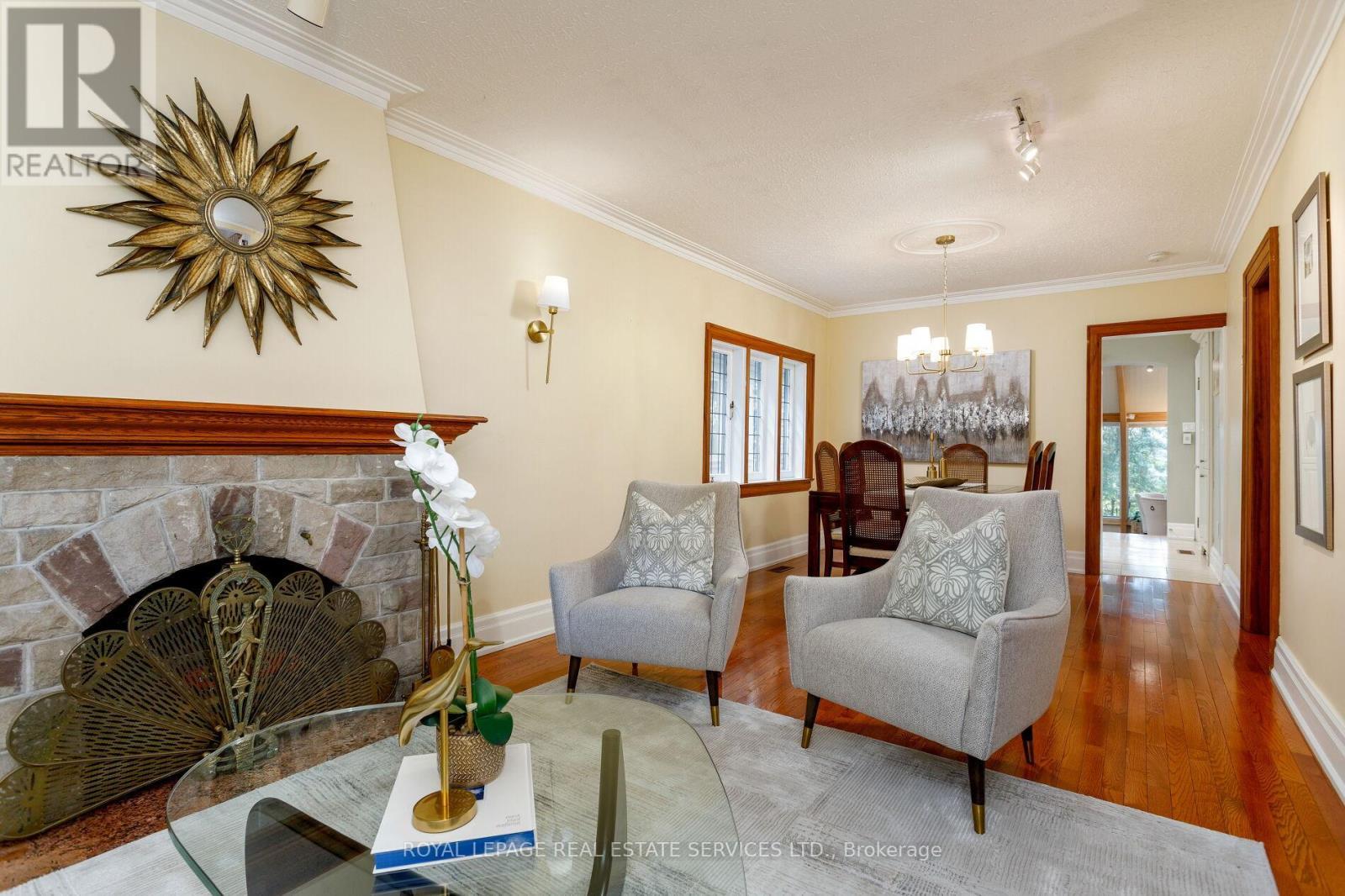 












154 HUMBERCREST BOULEVARD

,
Toronto,




Ontario
M6S4L3

