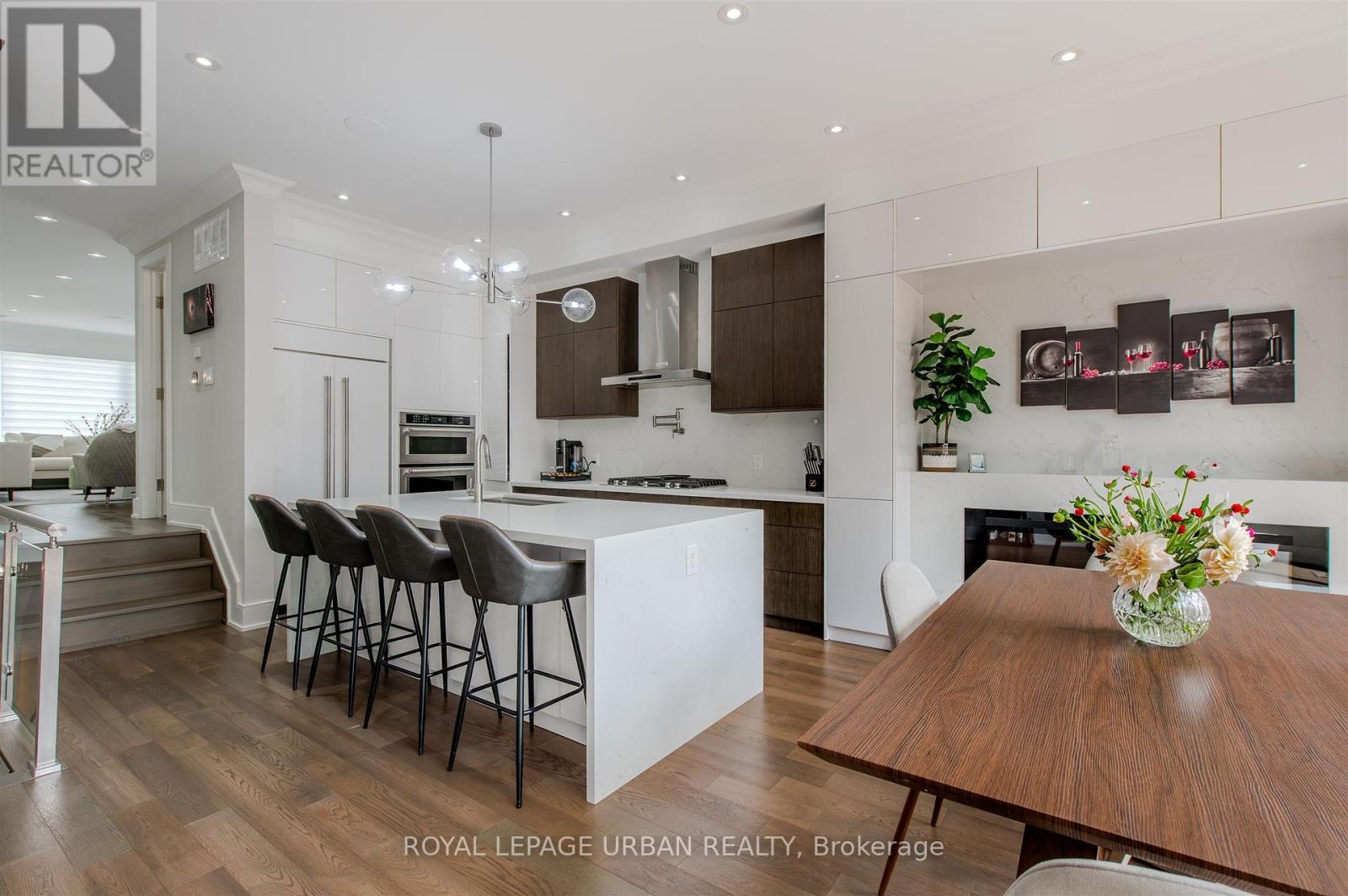 












88 GORT AVENUE

,
Toronto,




Ontario
M8W3Z1


