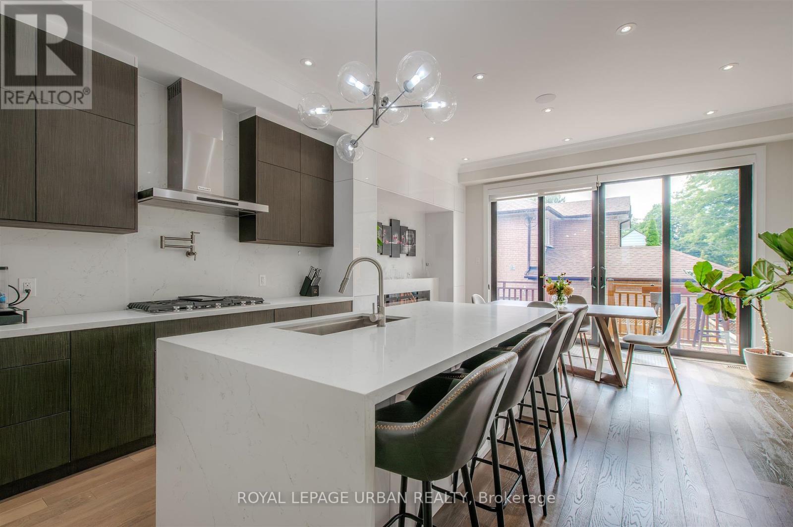 












88 GORT AVENUE

,
Toronto,




Ontario
M8W3Z1

