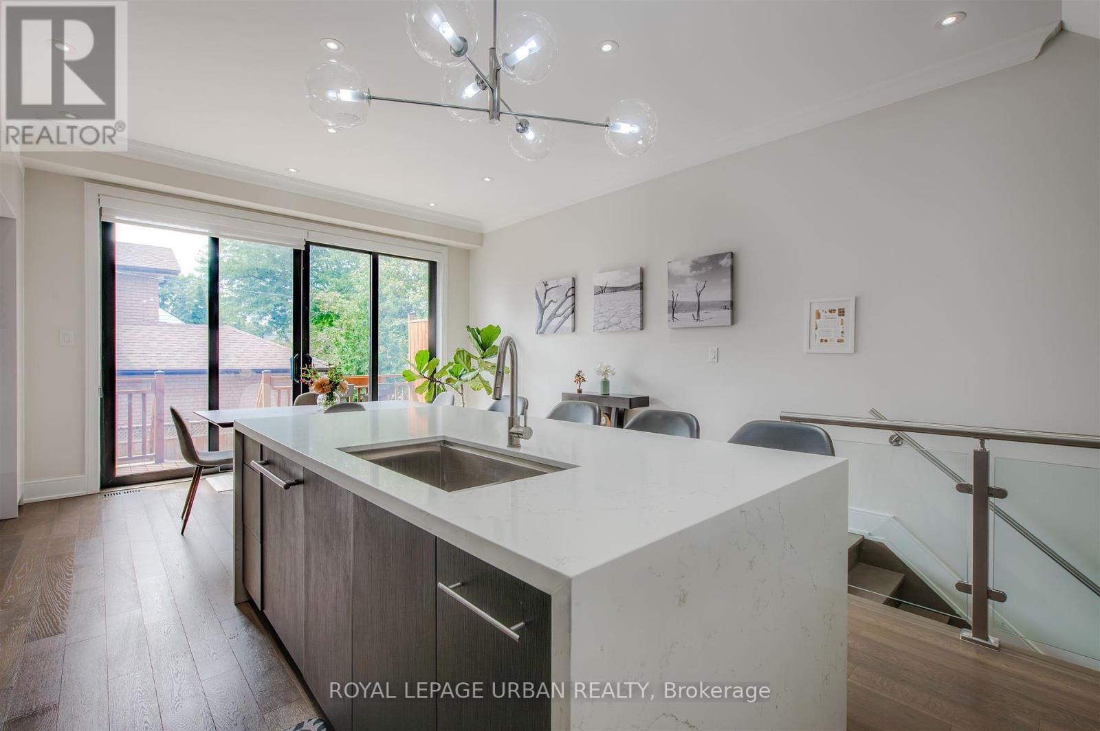 












88 GORT AVENUE

,
Toronto,




Ontario
M8W3Z1

