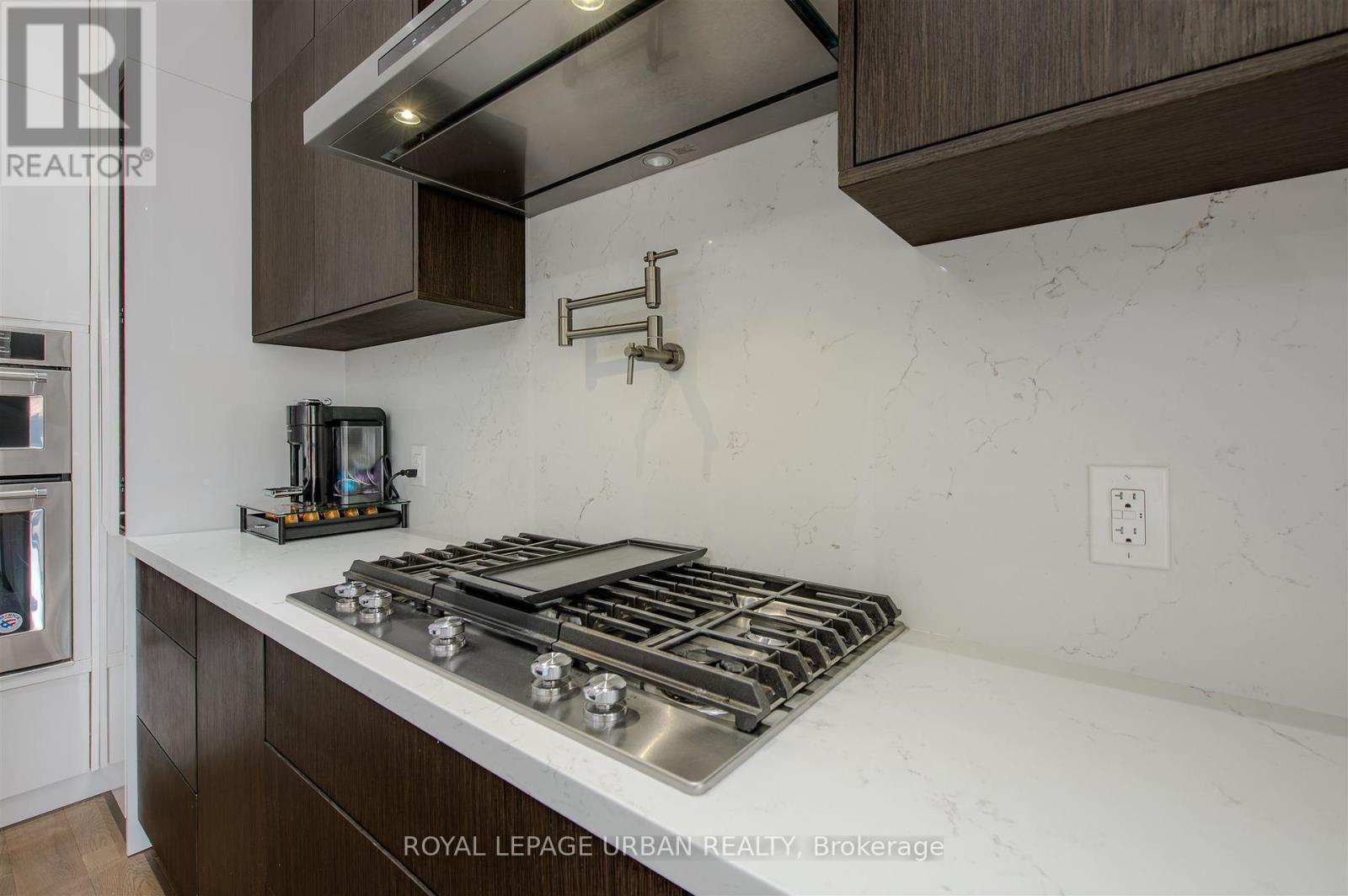 












88 GORT AVENUE

,
Toronto,




Ontario
M8W3Z1

