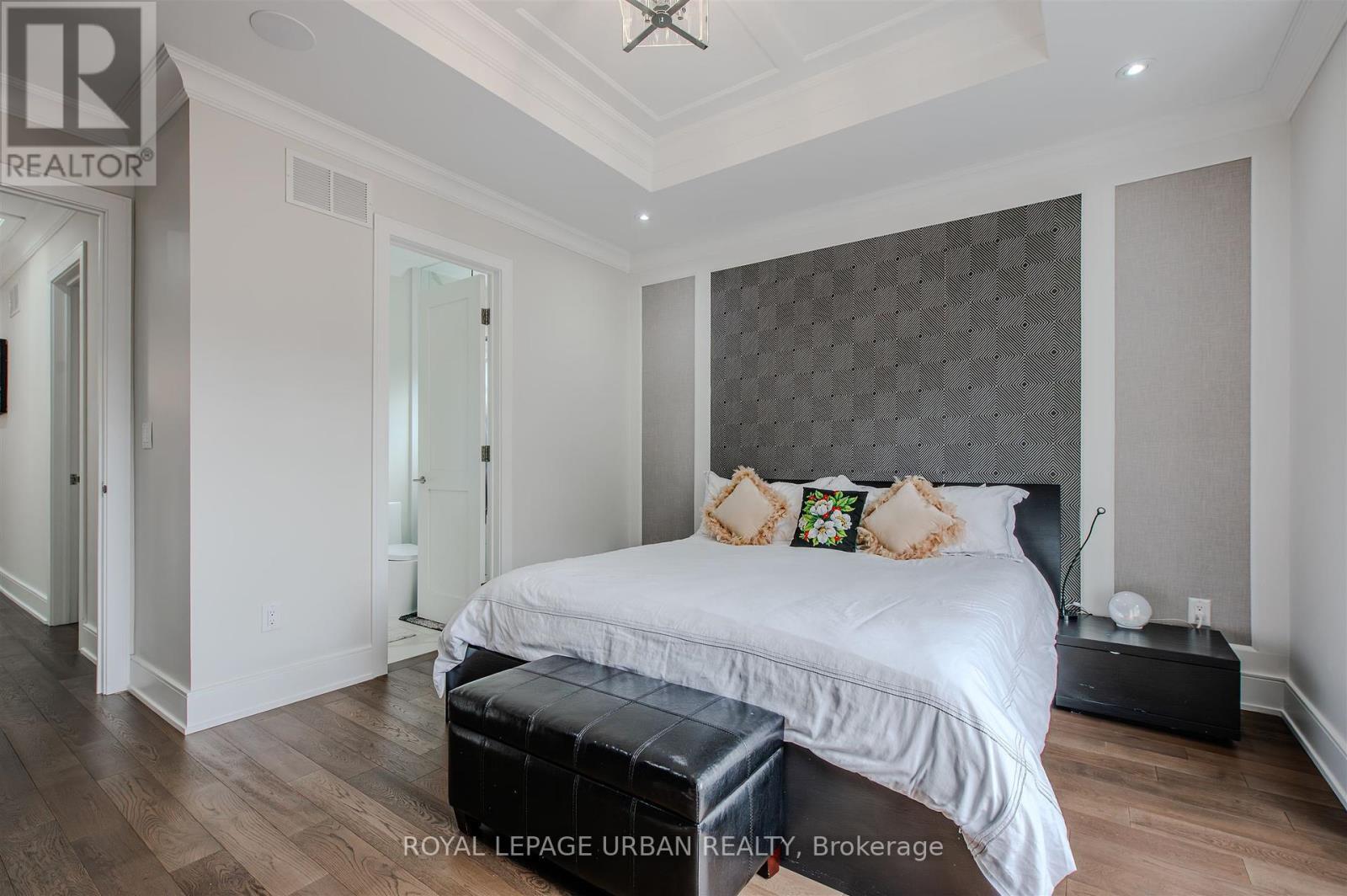 












88 GORT AVENUE

,
Toronto,




Ontario
M8W3Z1


