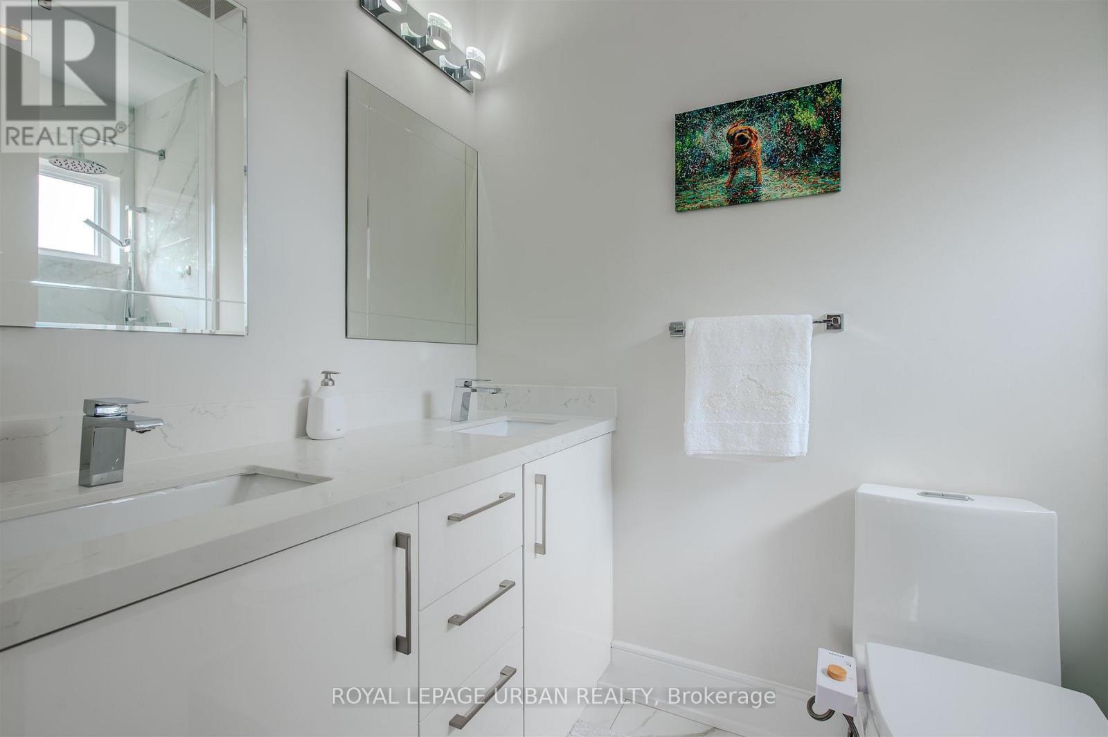 












88 GORT AVENUE

,
Toronto,




Ontario
M8W3Z1

