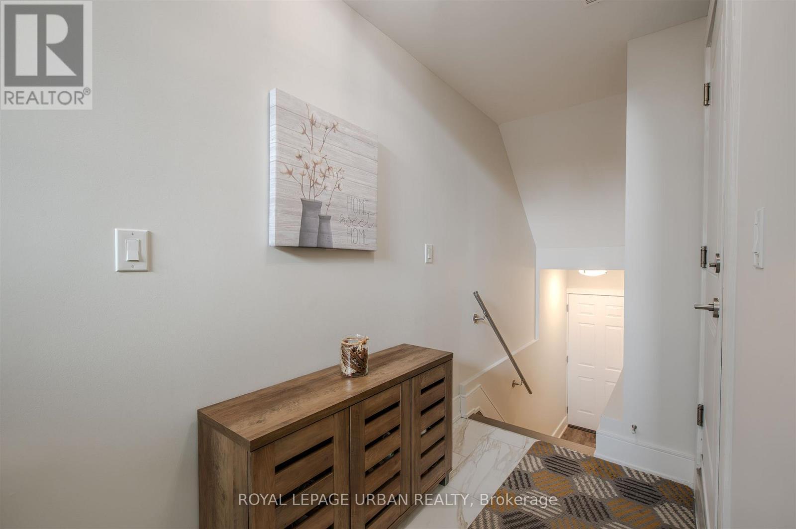 












88 GORT AVENUE

,
Toronto,




Ontario
M8W3Z1

