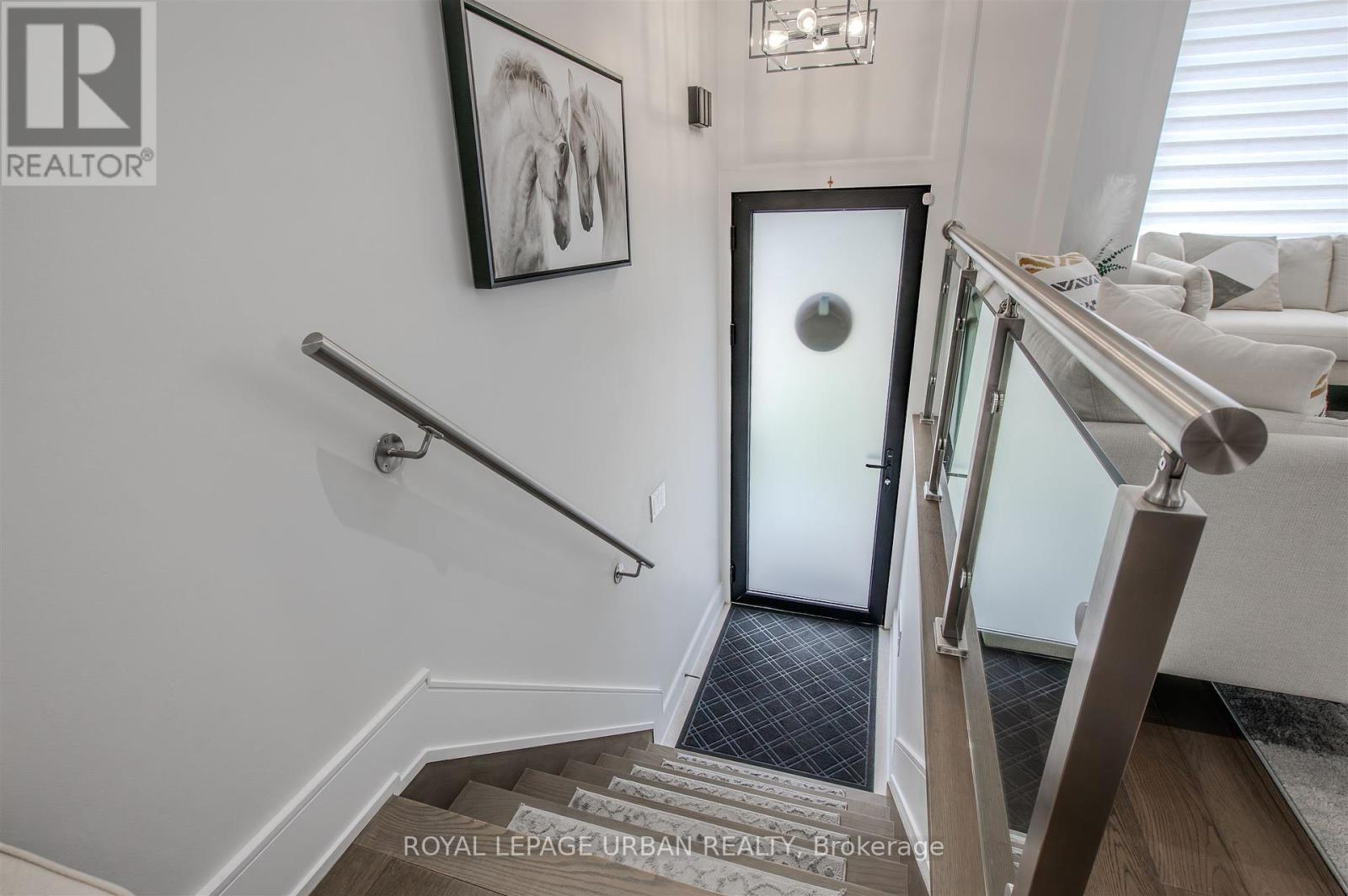












88 GORT AVENUE

,
Toronto,




Ontario
M8W3Z1

