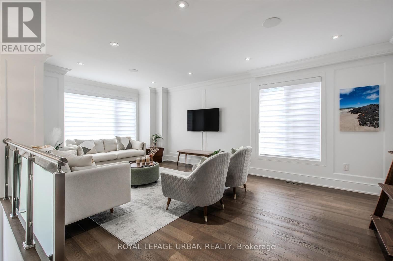 












88 GORT AVENUE

,
Toronto,




Ontario
M8W3Z1

