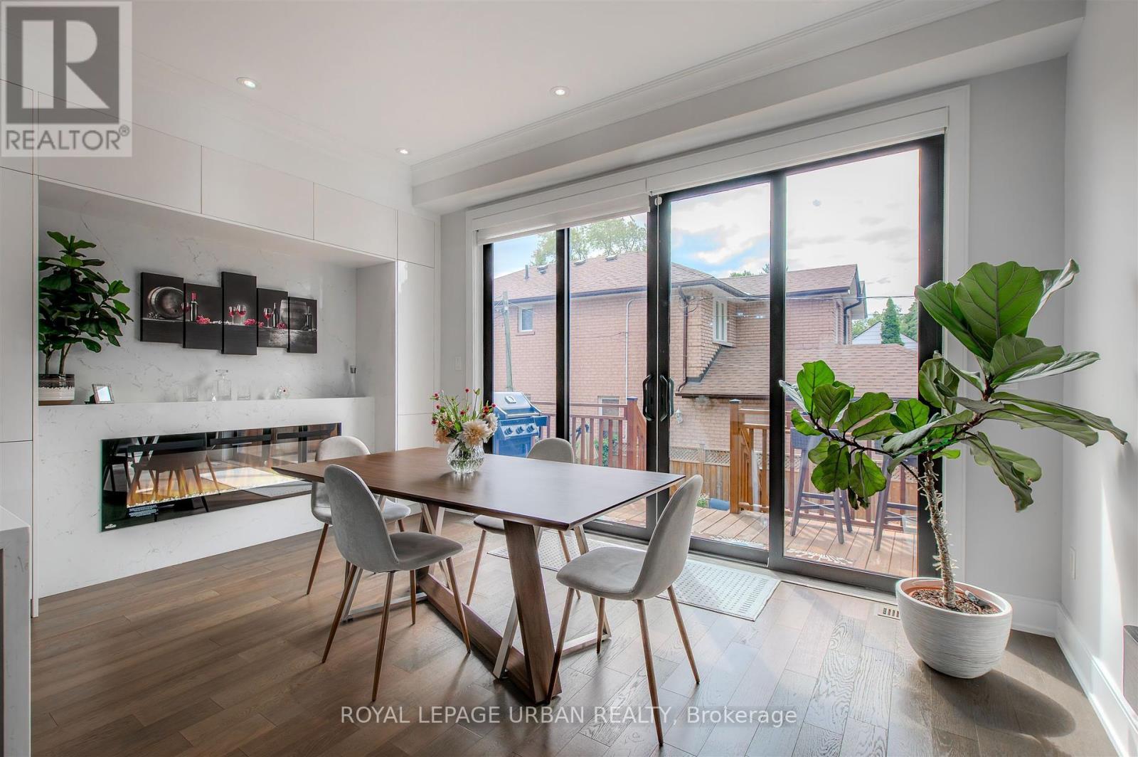 












88 GORT AVENUE

,
Toronto,




Ontario
M8W3Z1

