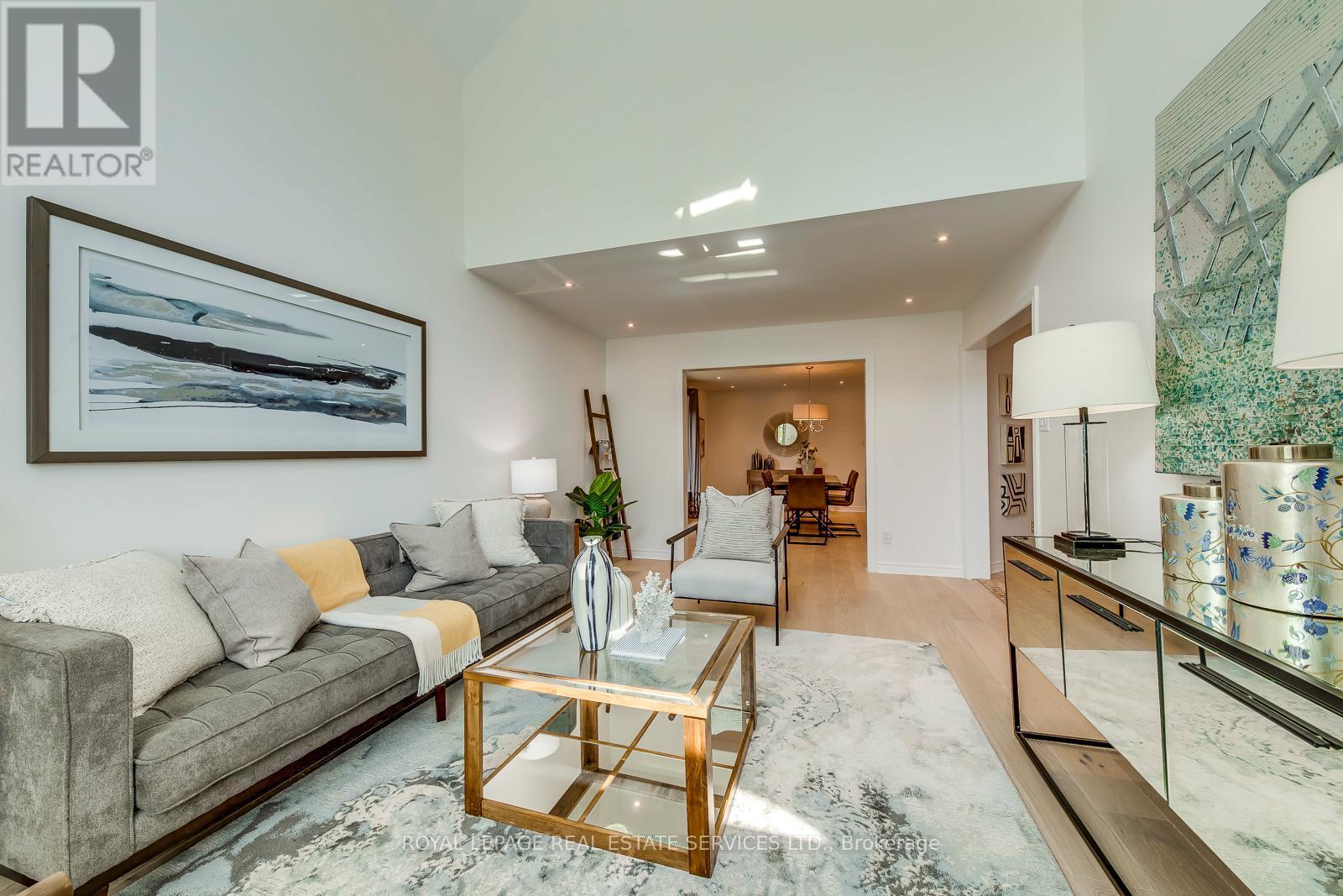 












1387 BAYSHIRE DRIVE

,
Oakville,




Ontario
L6H6E7

