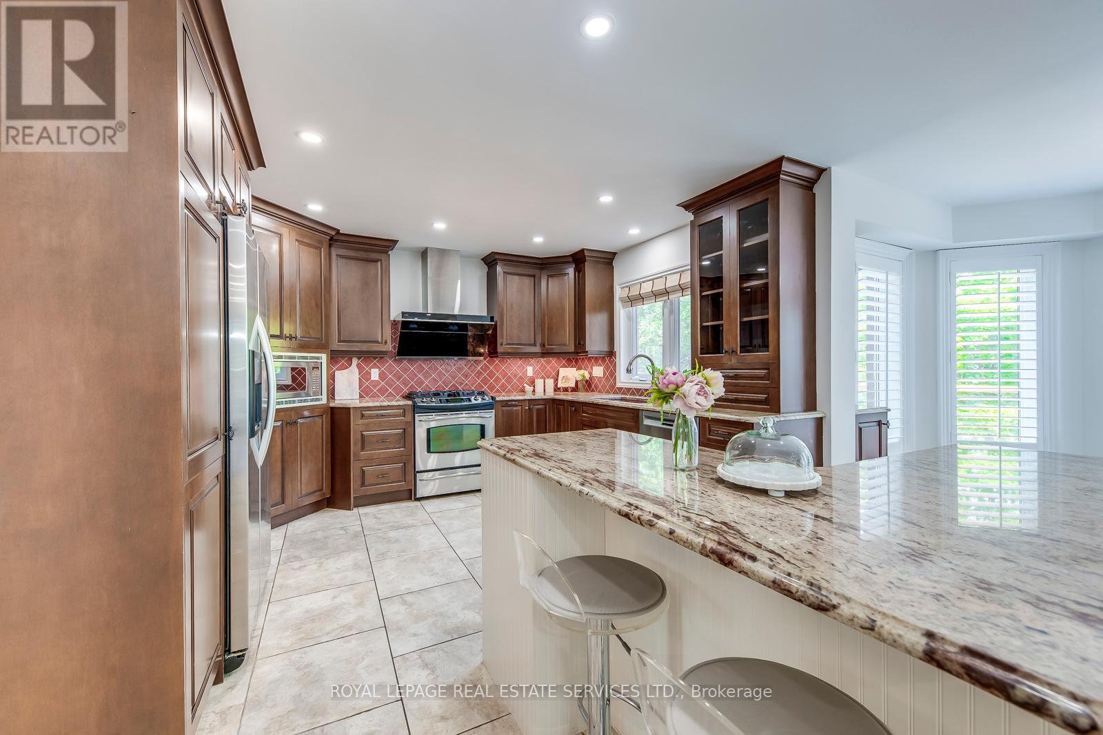 












1387 BAYSHIRE DRIVE

,
Oakville,




Ontario
L6H6E7

