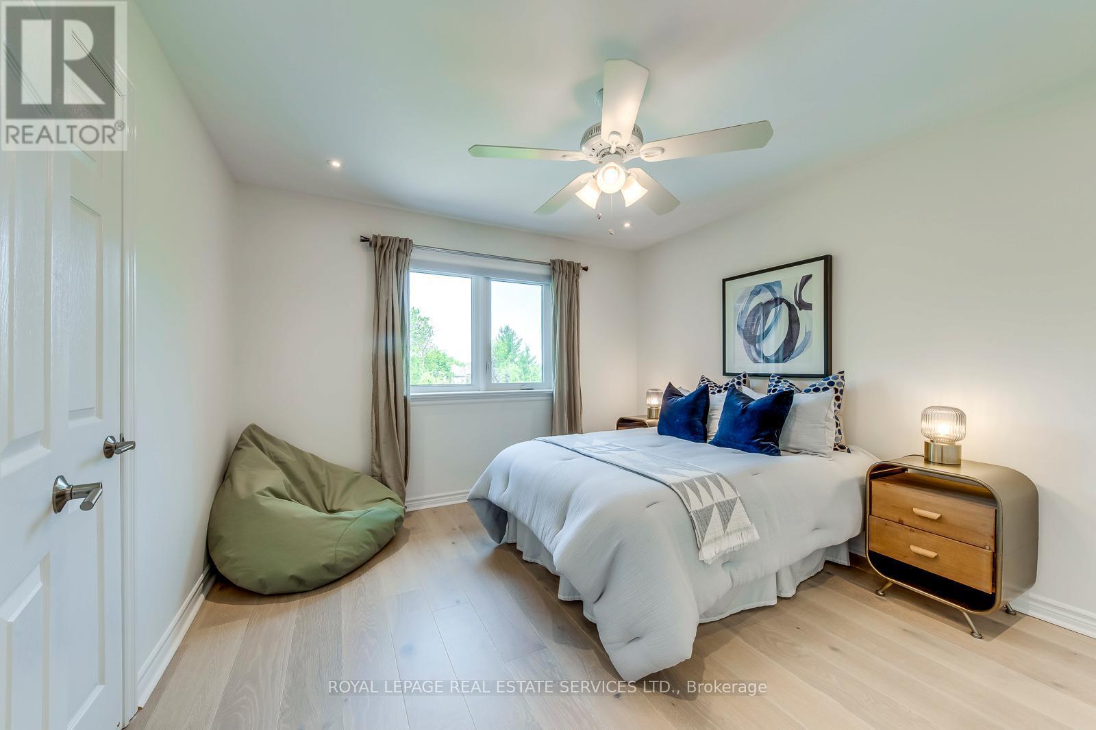 












1387 BAYSHIRE DRIVE

,
Oakville,




Ontario
L6H6E7

