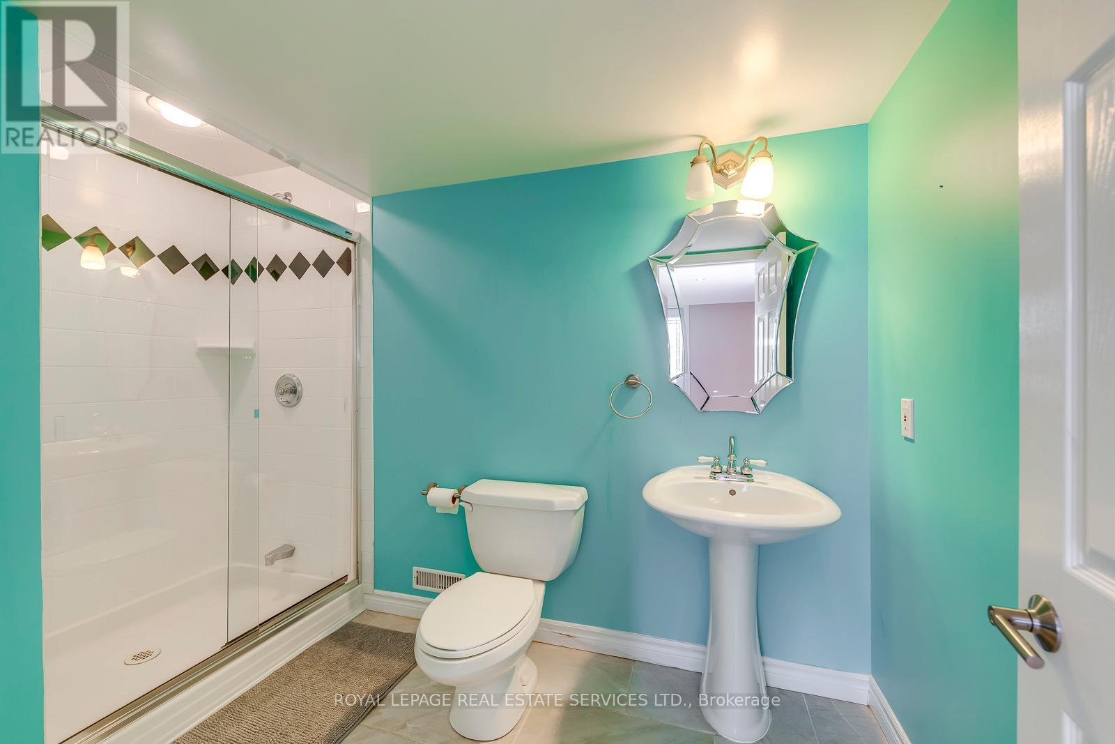 












1387 BAYSHIRE DRIVE

,
Oakville,




Ontario
L6H6E7

