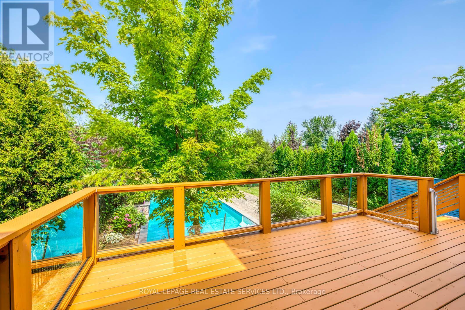 












1387 BAYSHIRE DRIVE

,
Oakville,




Ontario
L6H6E7

