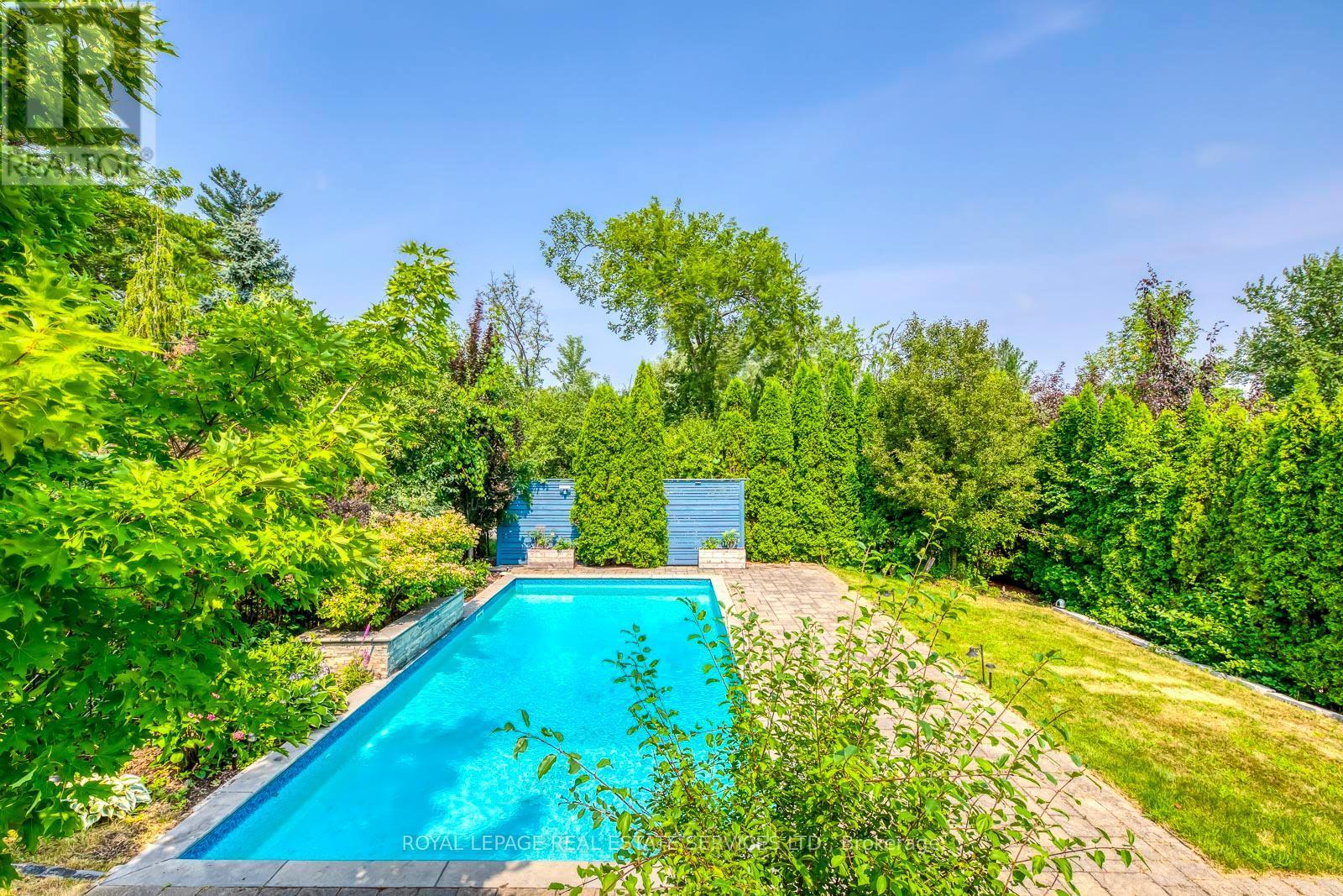 












1387 BAYSHIRE DRIVE

,
Oakville,




Ontario
L6H6E7

