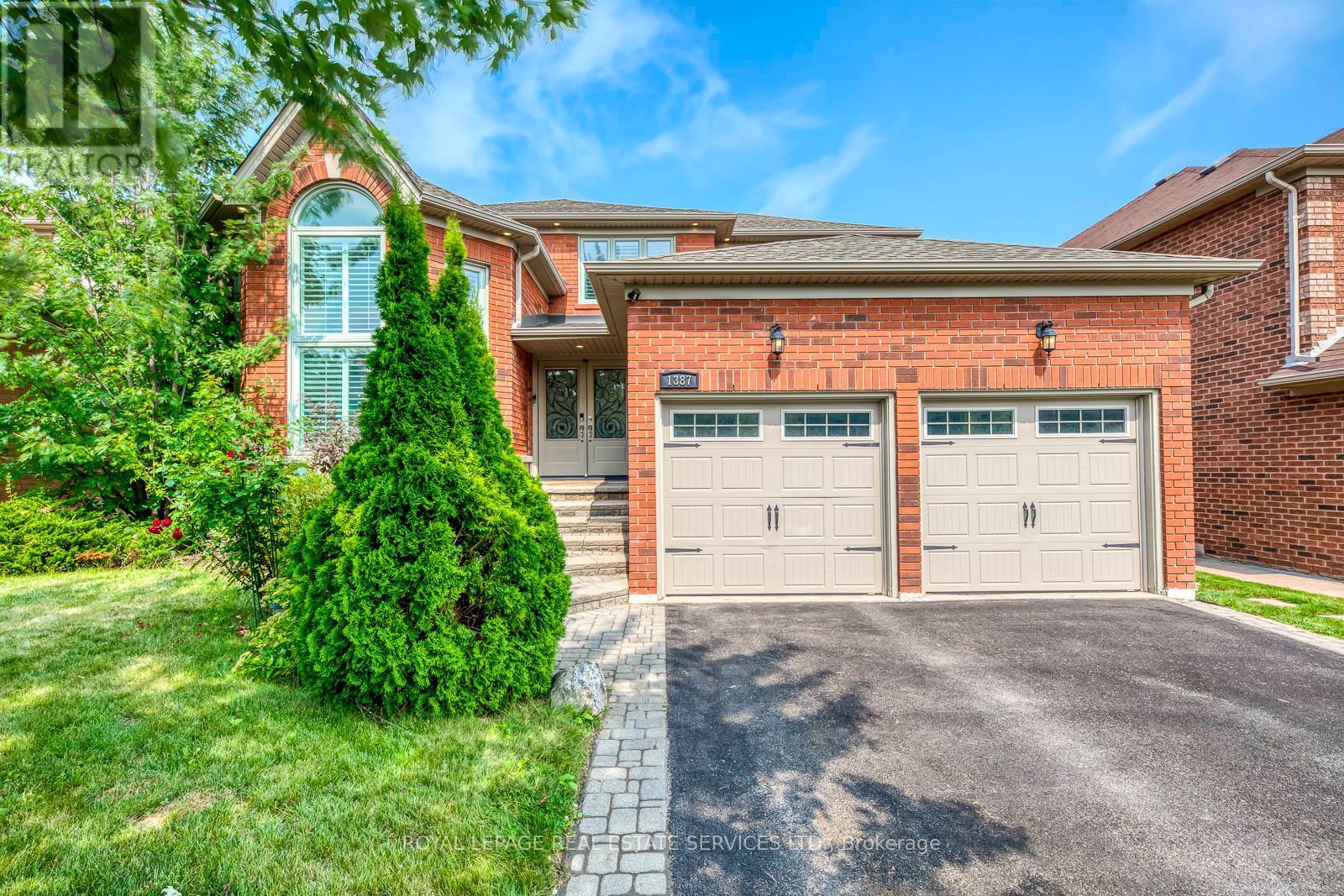 












1387 BAYSHIRE DRIVE

,
Oakville,




Ontario
L6H6E7

