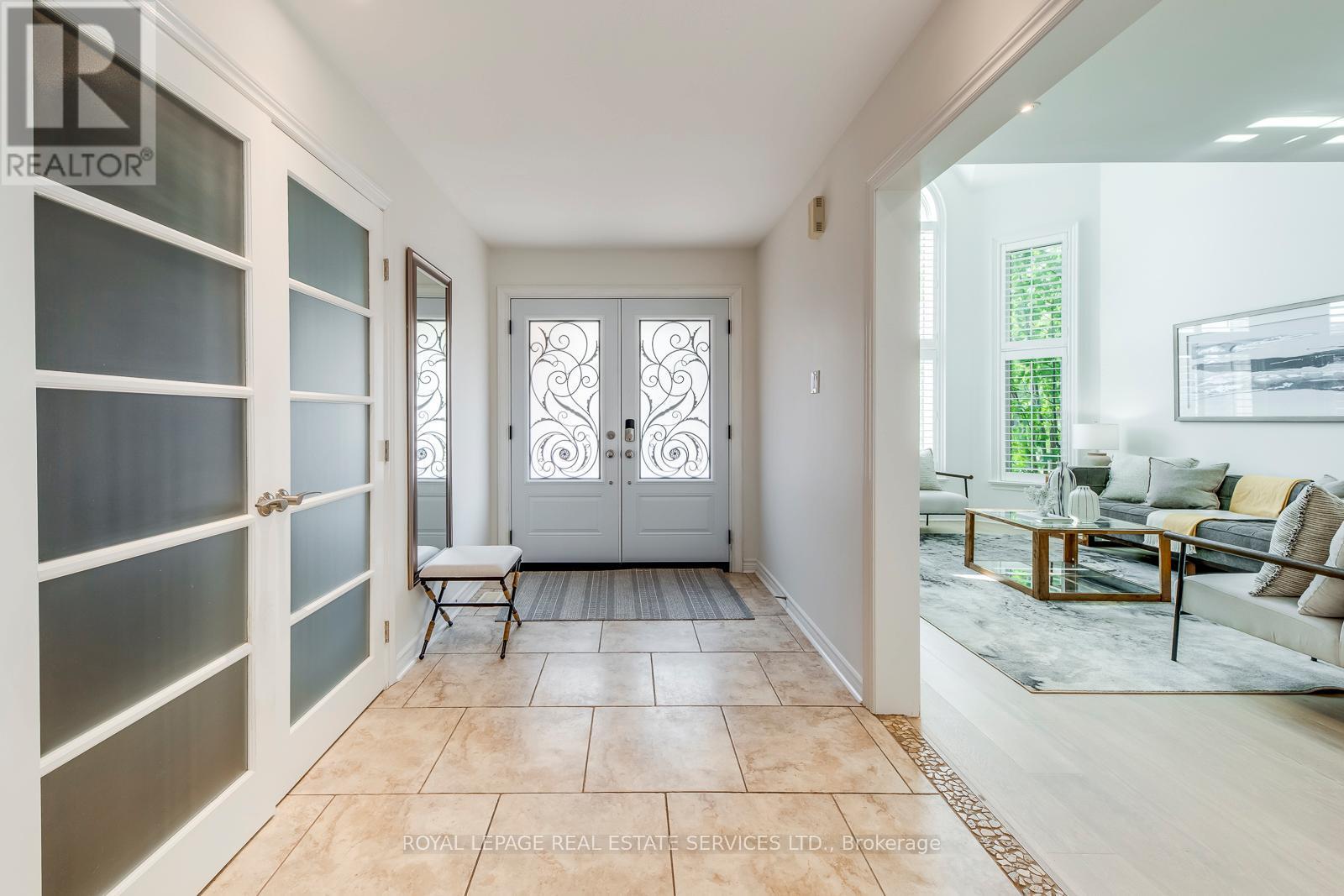 












1387 BAYSHIRE DRIVE

,
Oakville,




Ontario
L6H6E7

