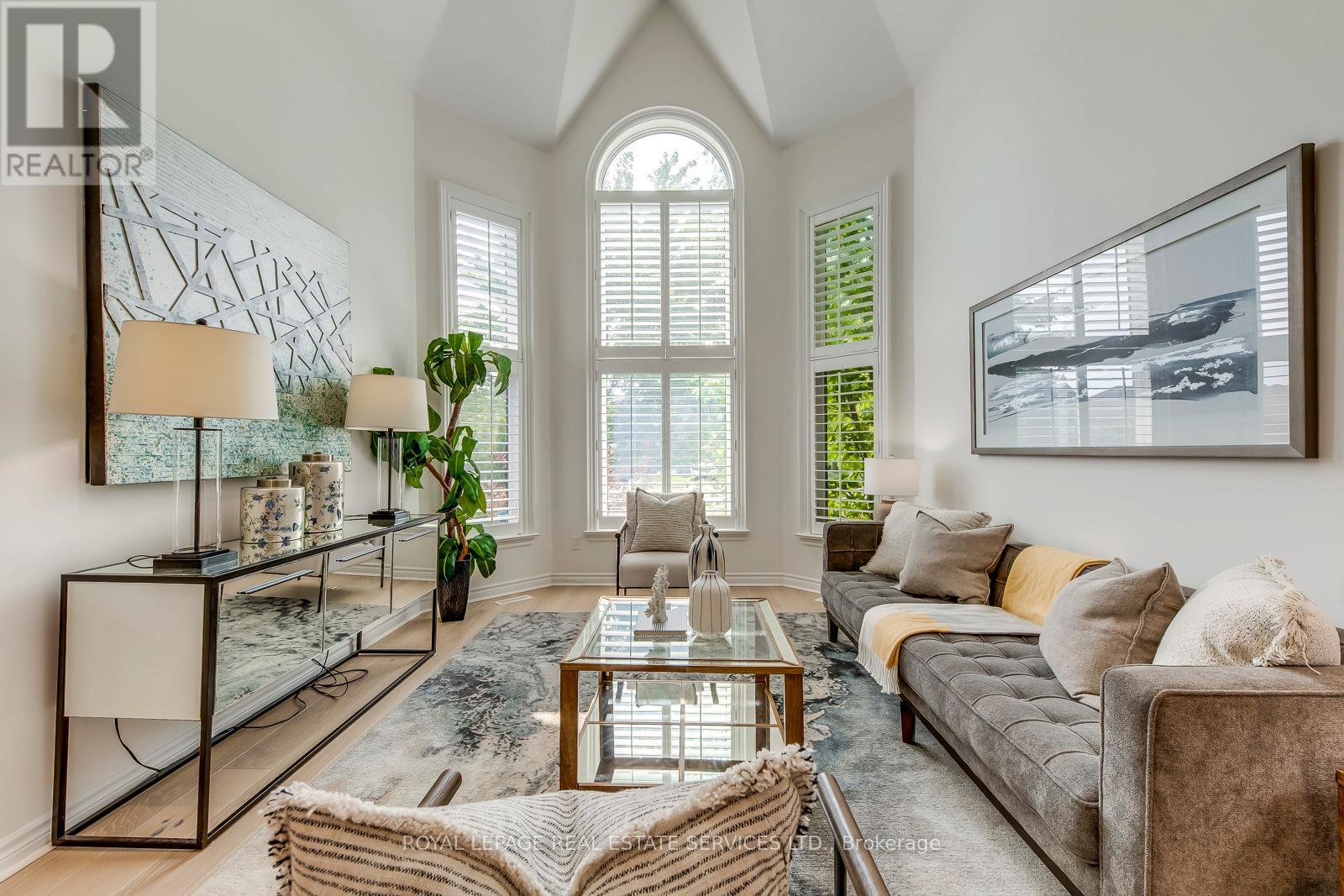












1387 BAYSHIRE DRIVE

,
Oakville,




Ontario
L6H6E7

