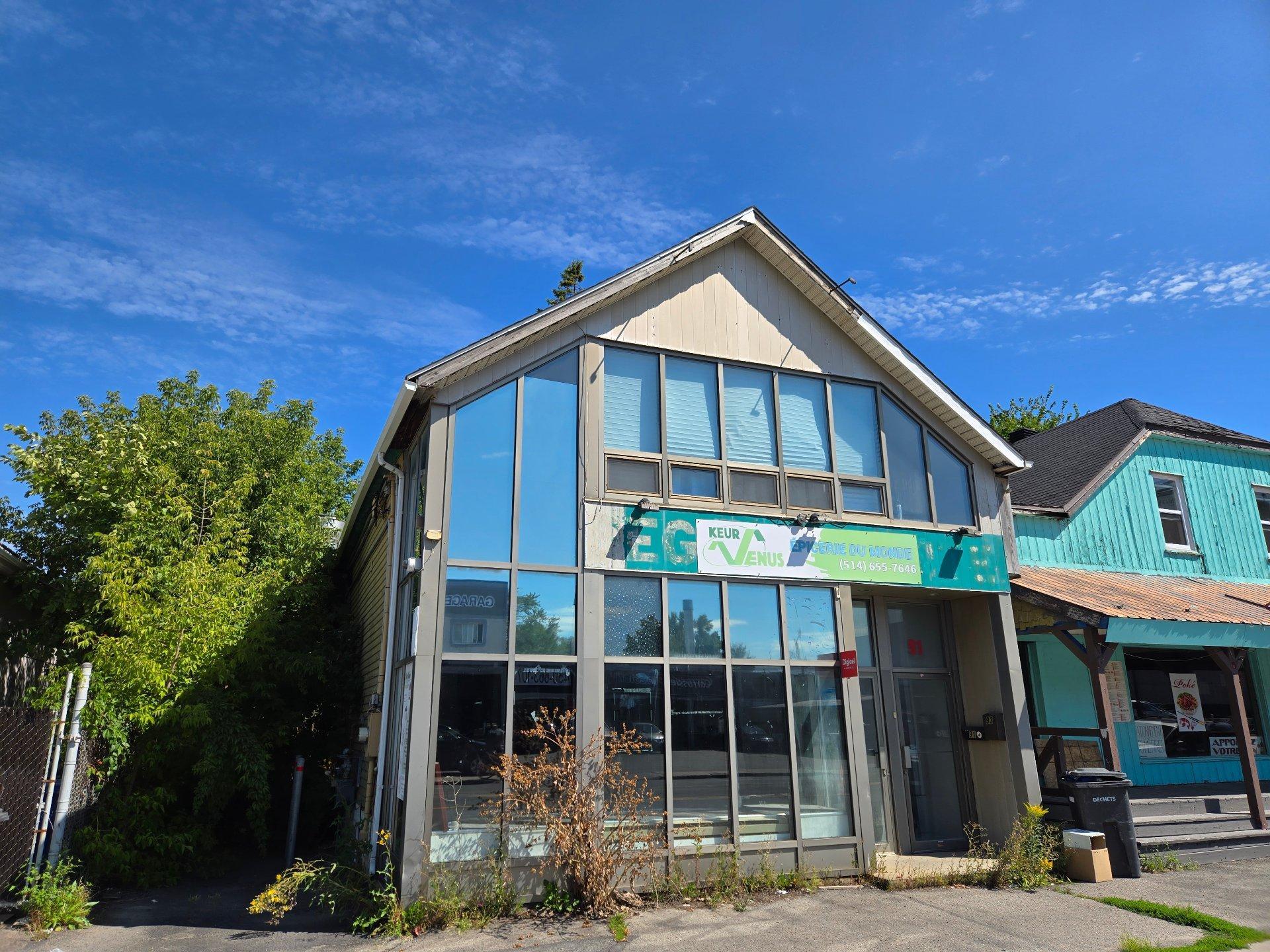 









91

 - 93


Boul. des Laurentides

,
Laval (Pont-Viau),




QC
H7G2T2

