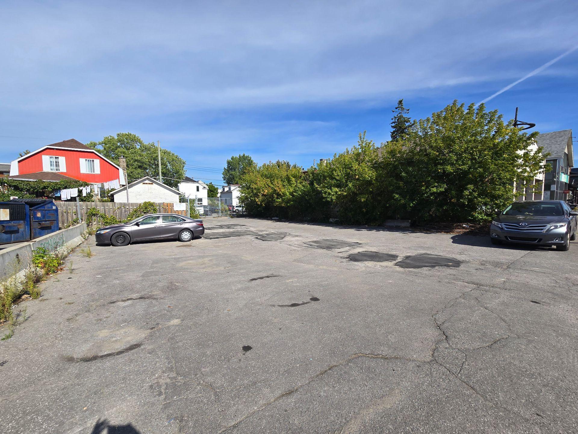 









91

 - 93


Boul. des Laurentides

,
Laval (Pont-Viau),




QC
H7G2T2

