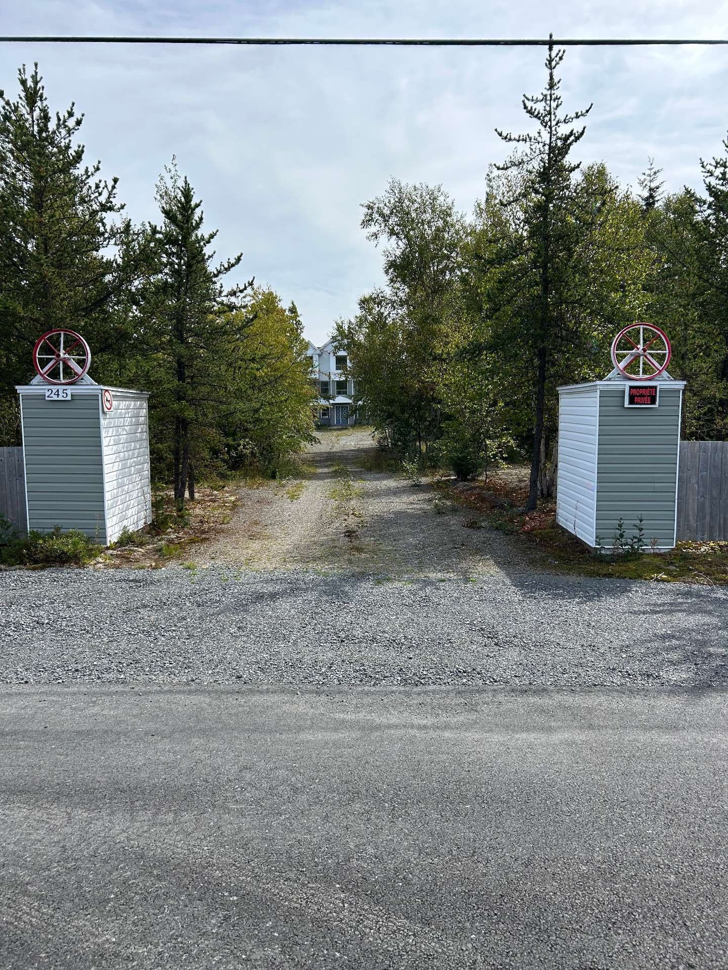 









245


Rue Fournier

,
Sept-Îles,




QC
G0G2B0

