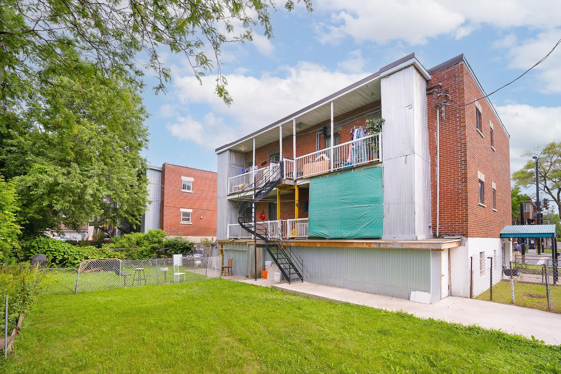 









7567


Boul. Pie-IX

,
Montréal (Villeray/Saint-Michel/Parc-Extension),




QC
H2A2G7

