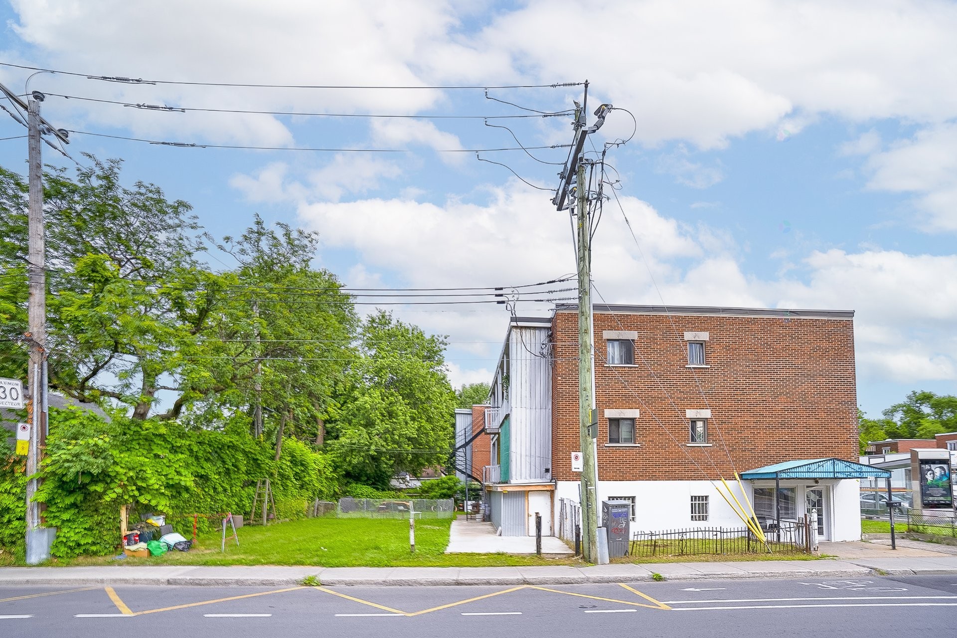 









7567


Boul. Pie-IX

,
Montréal (Villeray/Saint-Michel/Parc-Extension),




QC
H2A2G7

