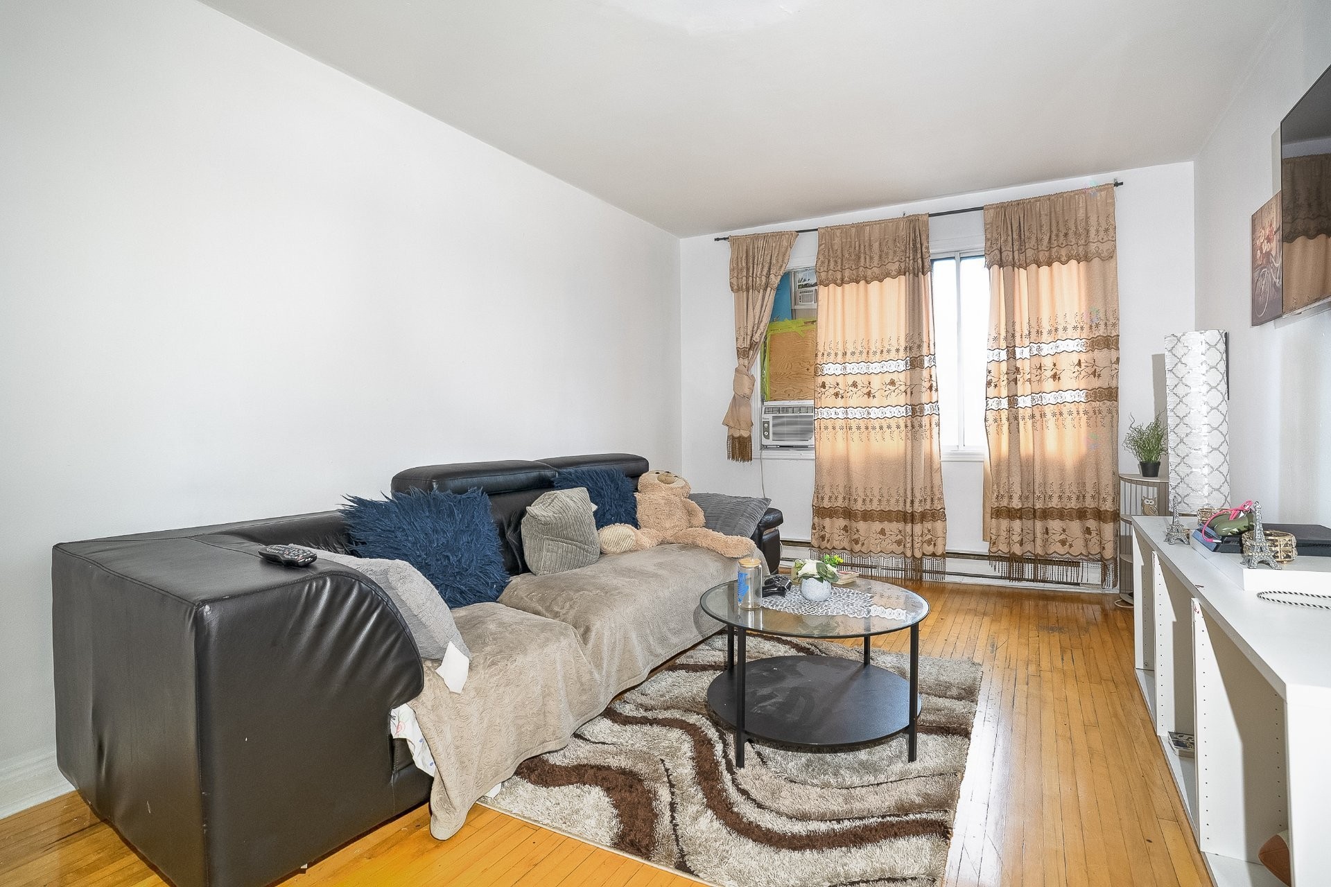 









7567


Boul. Pie-IX

,
Montréal (Villeray/Saint-Michel/Parc-Extension),




QC
H2A2G7

