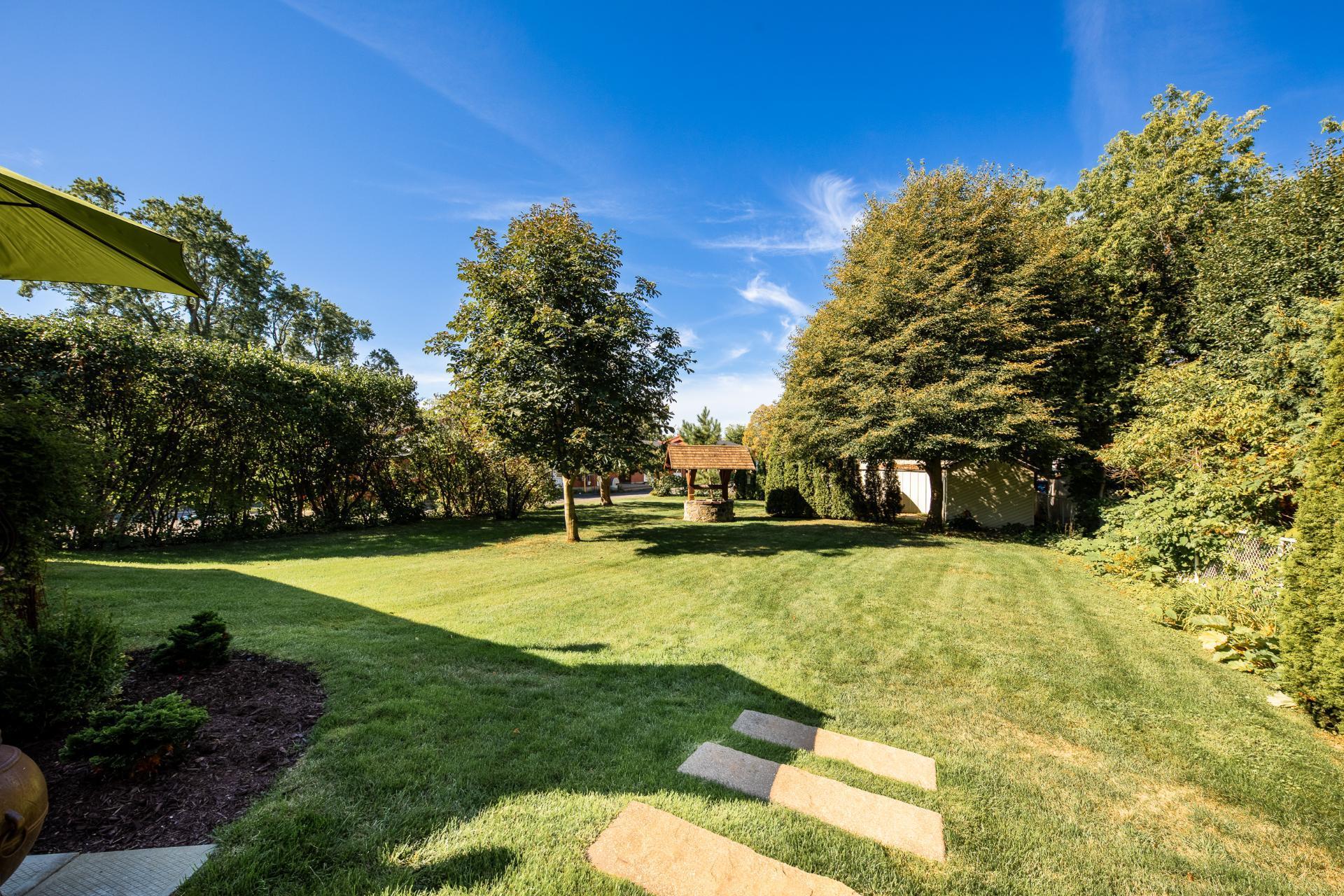 









110


Rue Martel

,
Chambly,




QC
J3L1V3

