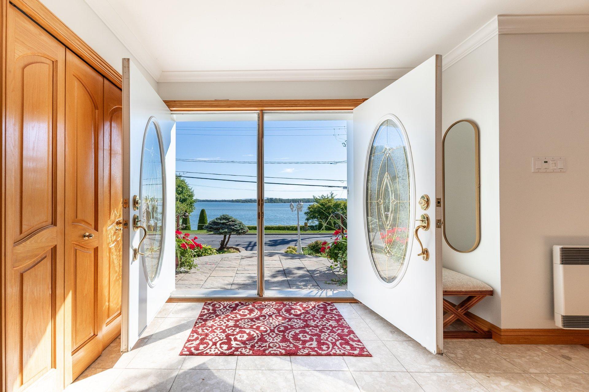 









110


Rue Martel

,
Chambly,




QC
J3L1V3

