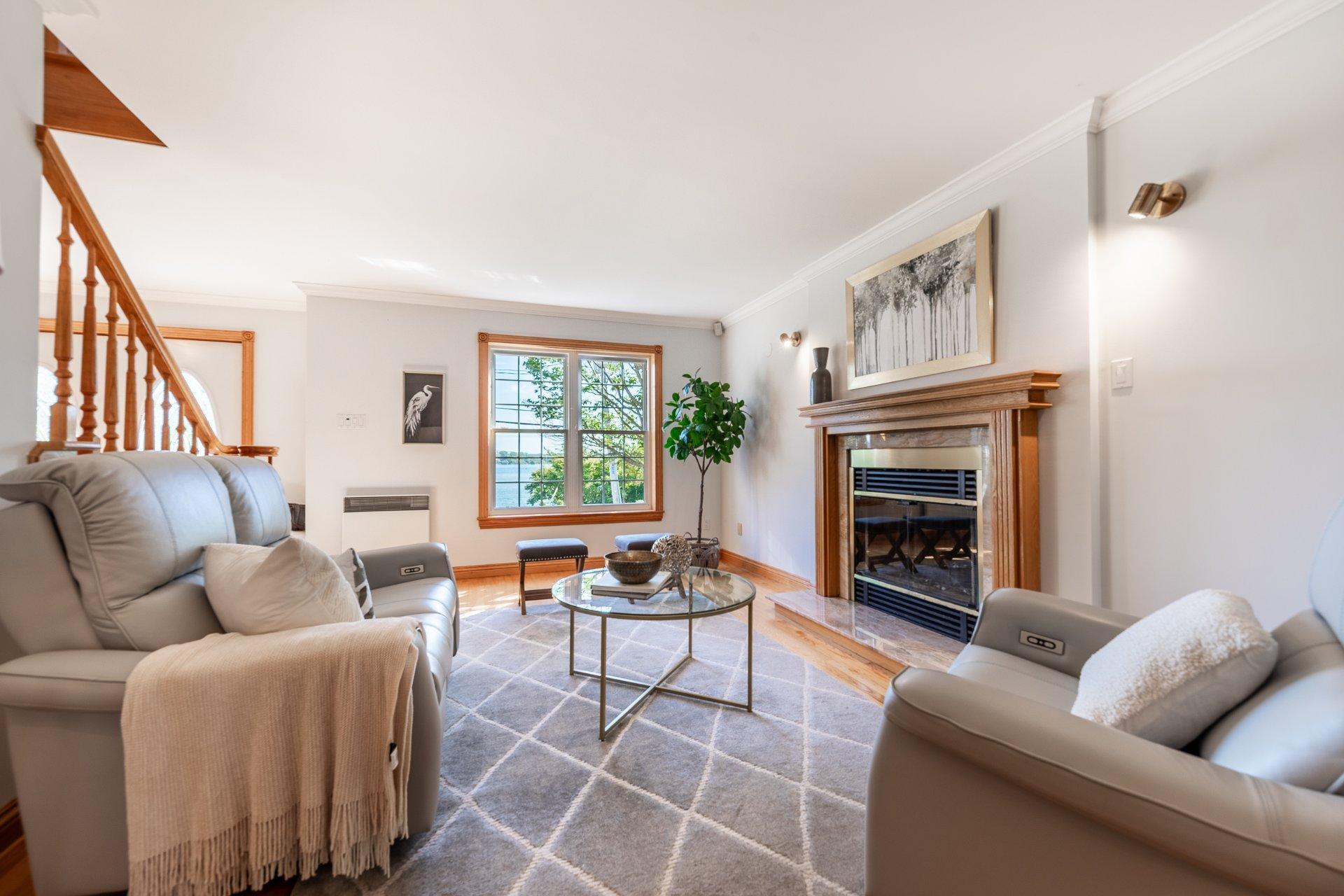 









110


Rue Martel

,
Chambly,




QC
J3L1V3

