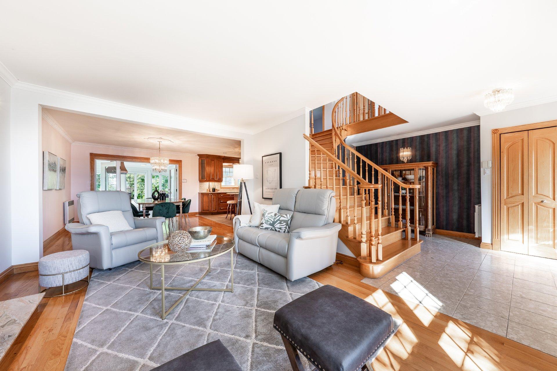 









110


Rue Martel

,
Chambly,




QC
J3L1V3

