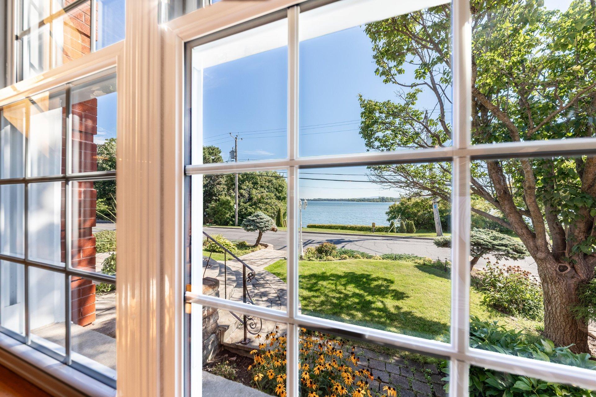 









110


Rue Martel

,
Chambly,




QC
J3L1V3

