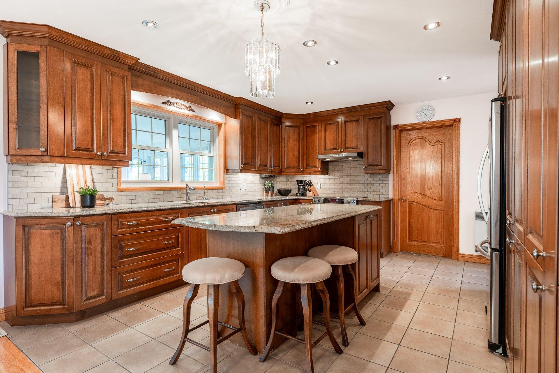 









110


Rue Martel

,
Chambly,




QC
J3L1V3

