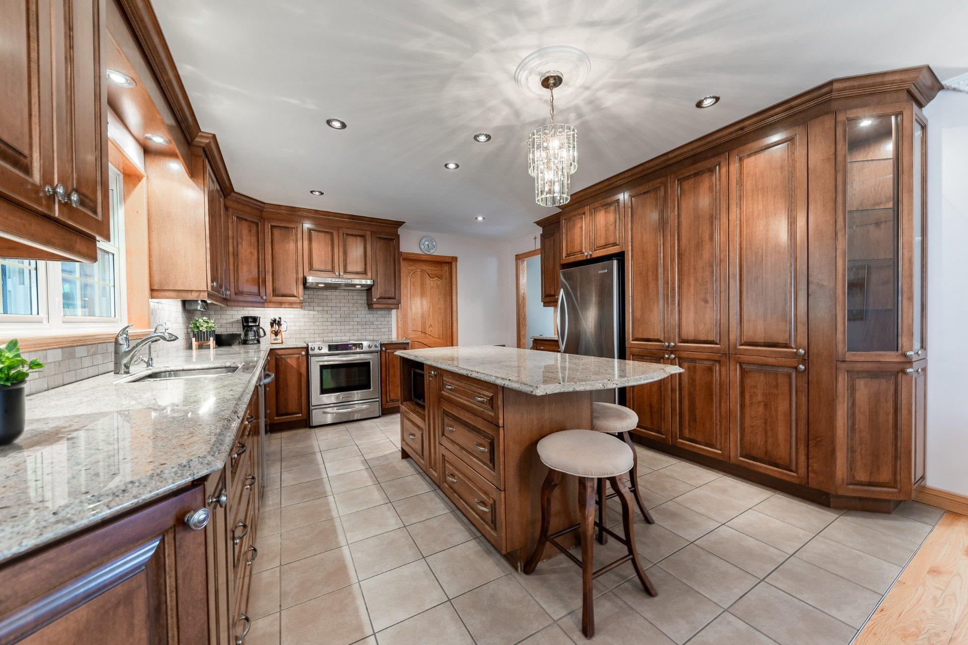 









110


Rue Martel

,
Chambly,




QC
J3L1V3

