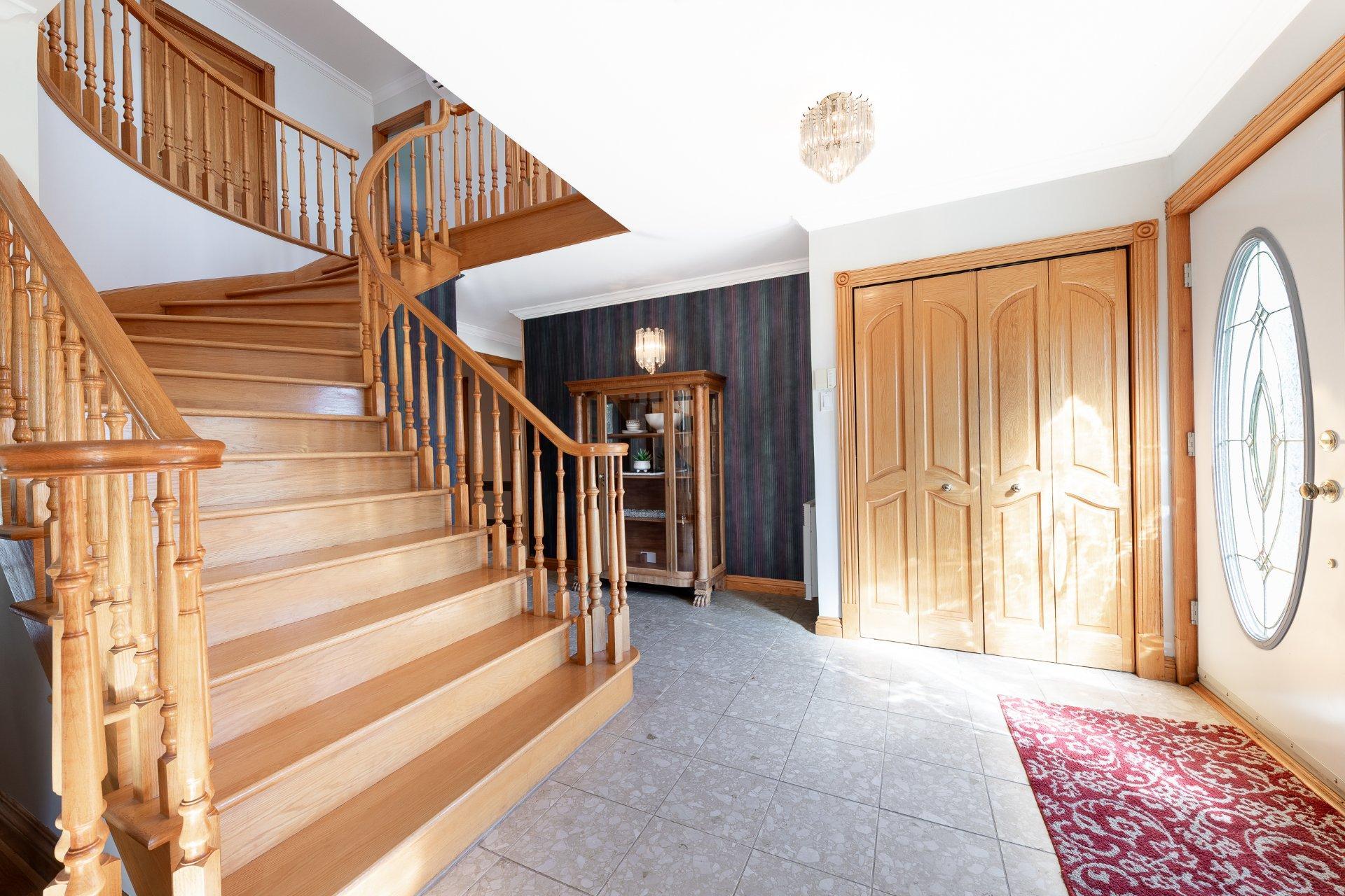 









110


Rue Martel

,
Chambly,




QC
J3L1V3

