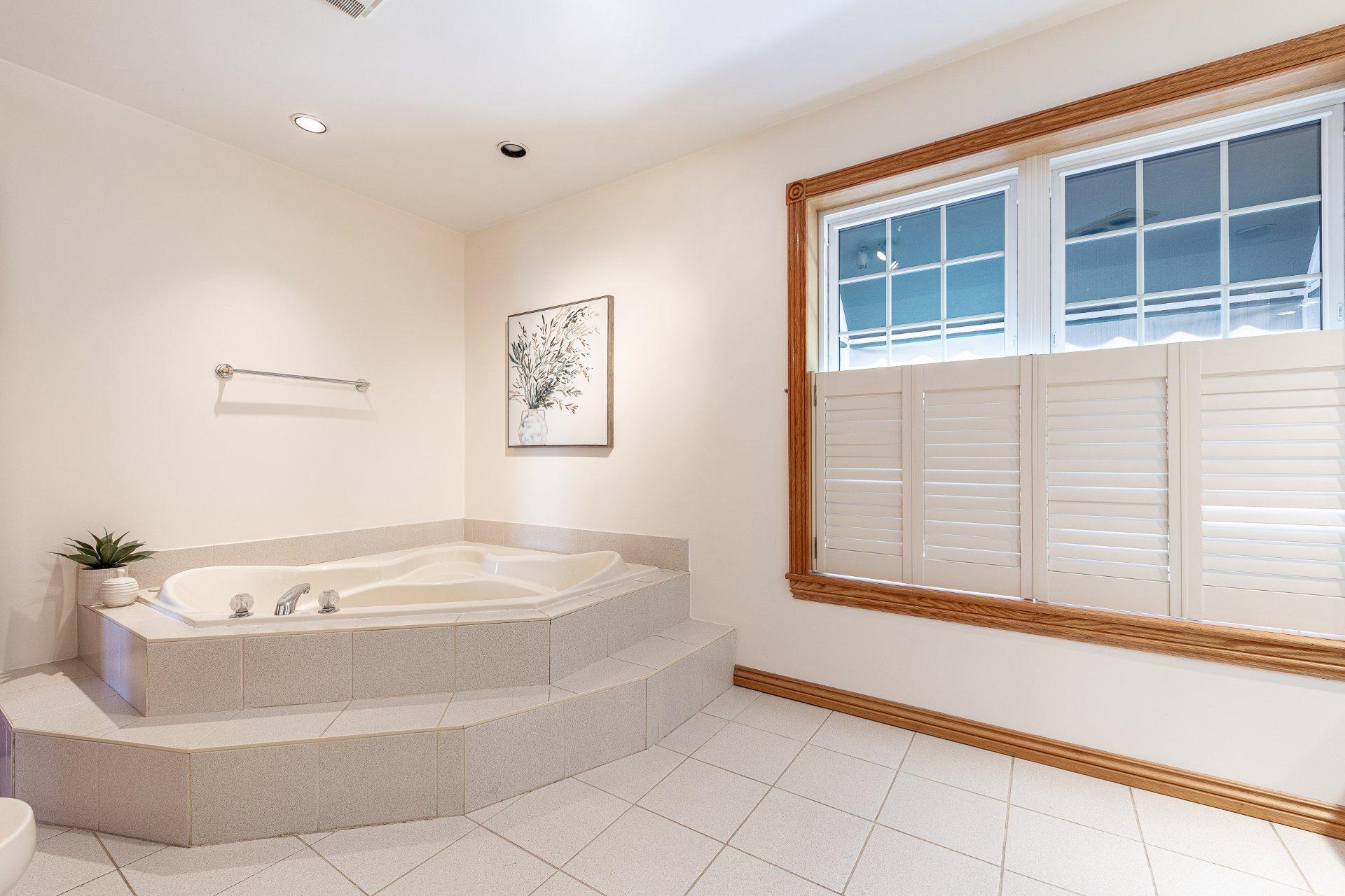 









110


Rue Martel

,
Chambly,




QC
J3L1V3

