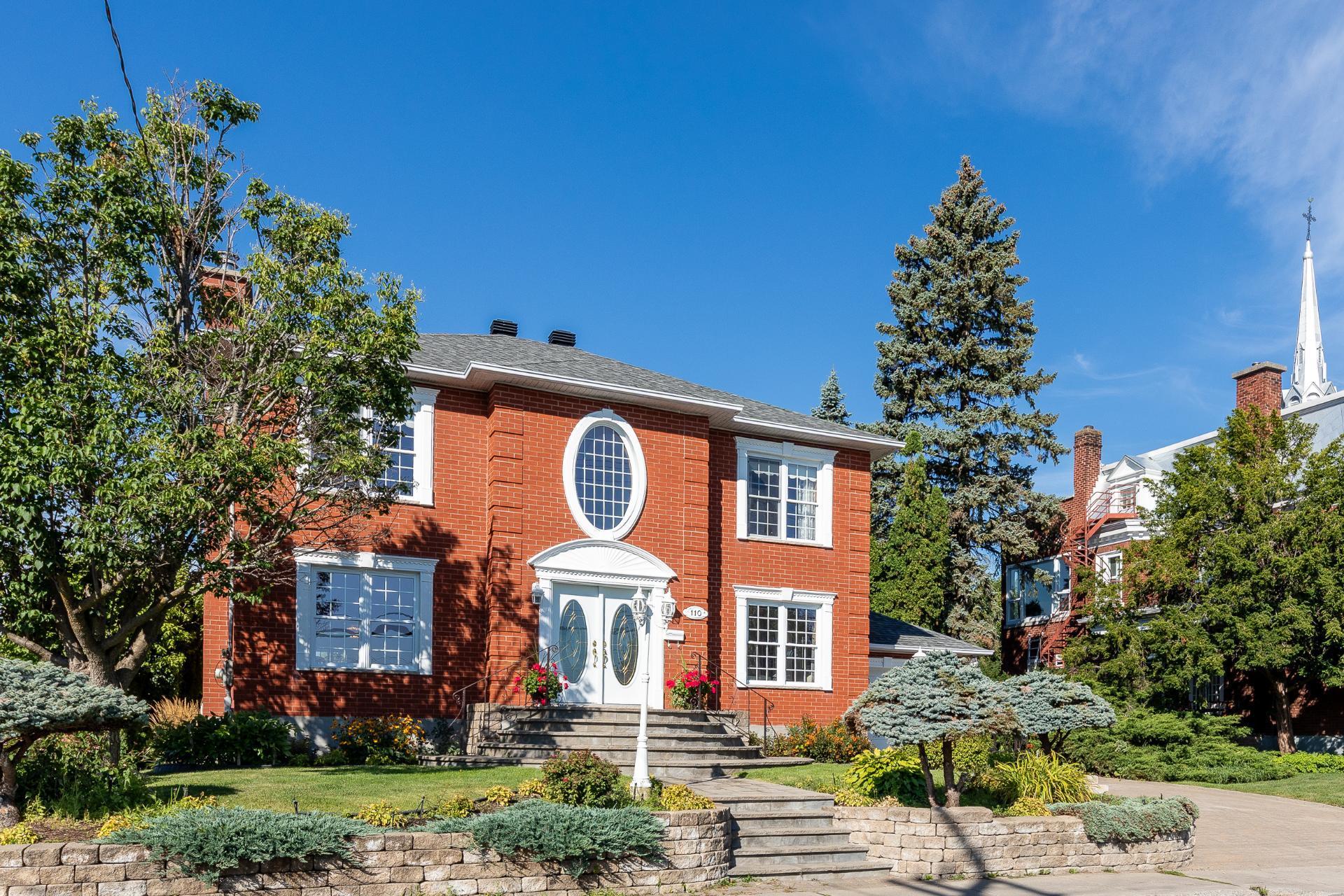 









110


Rue Martel

,
Chambly,




QC
J3L1V3

