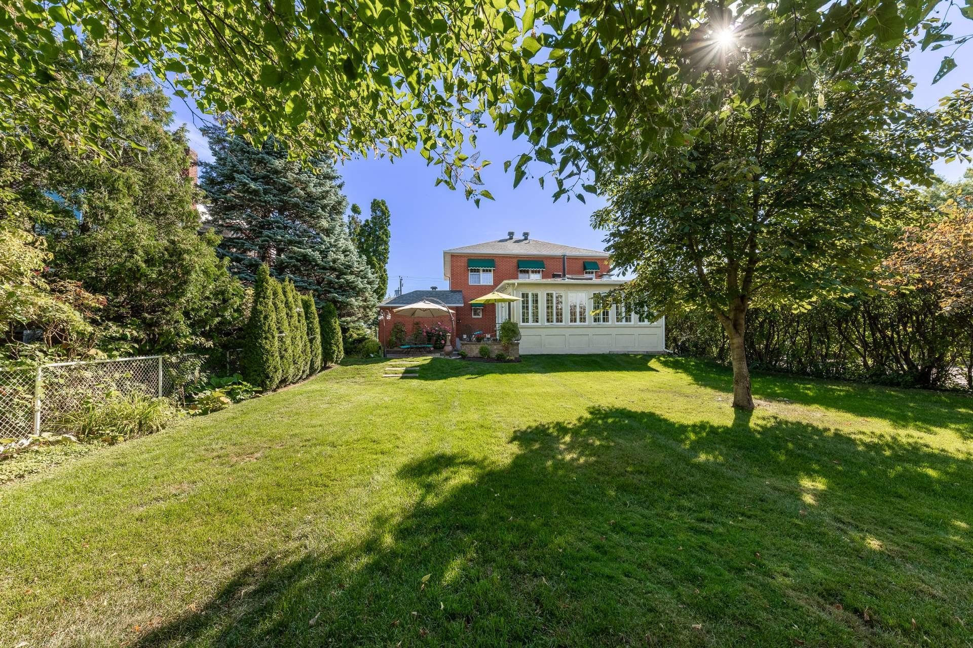 









110


Rue Martel

,
Chambly,




QC
J3L1V3

