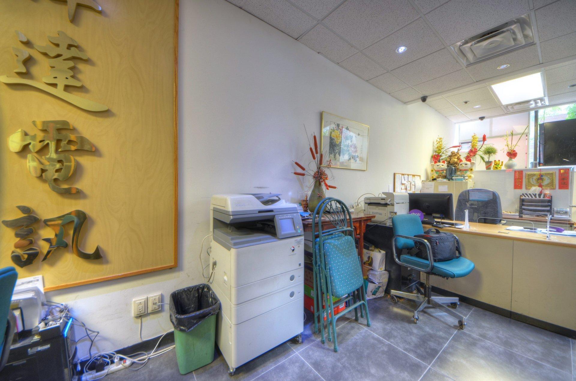 









1111


Rue St-Urbain

, R19,
Montréal (Ville-Marie),




QC
H2Z1Y6

