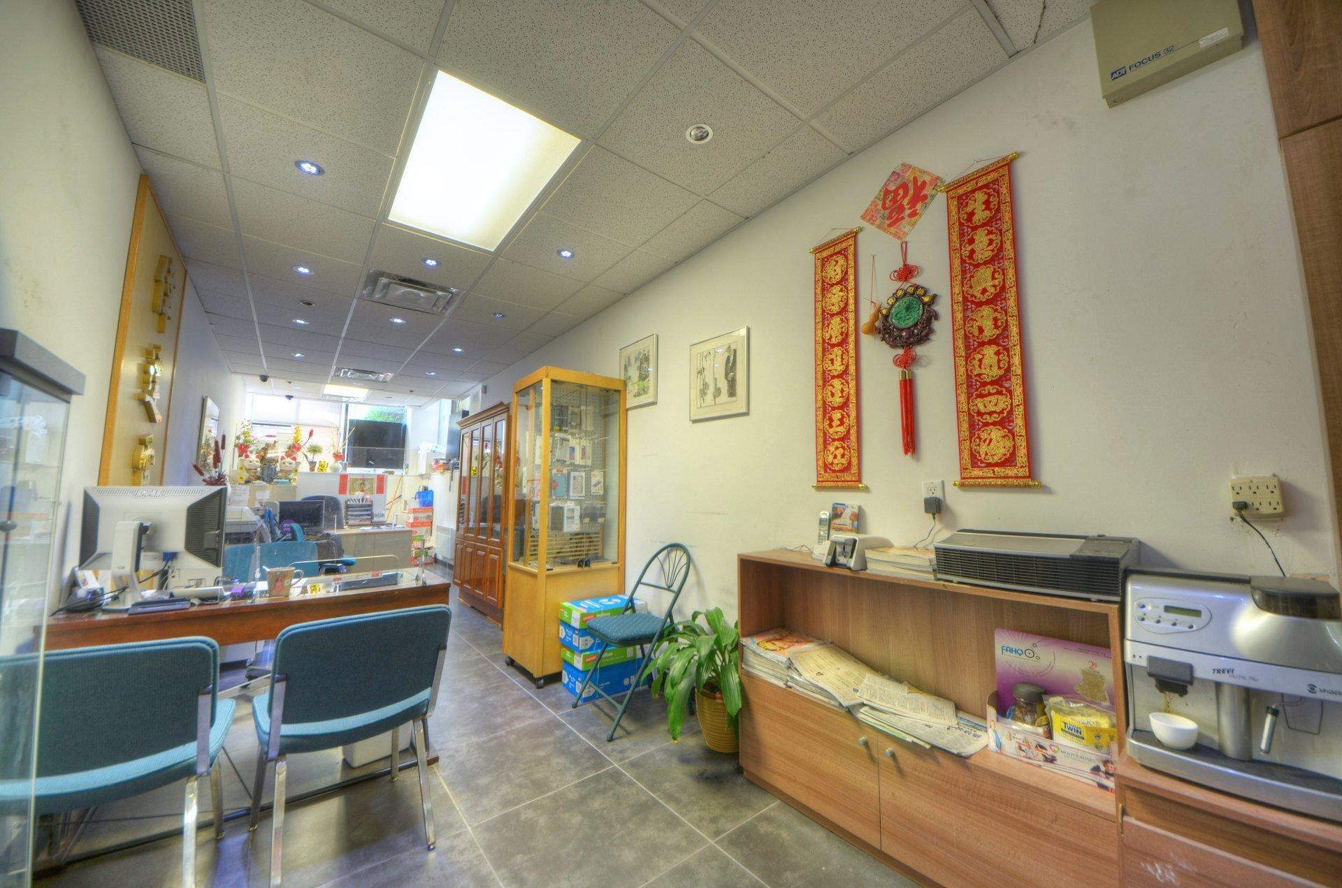 









1111


Rue St-Urbain

, R19,
Montréal (Ville-Marie),




QC
H2Z1Y6

