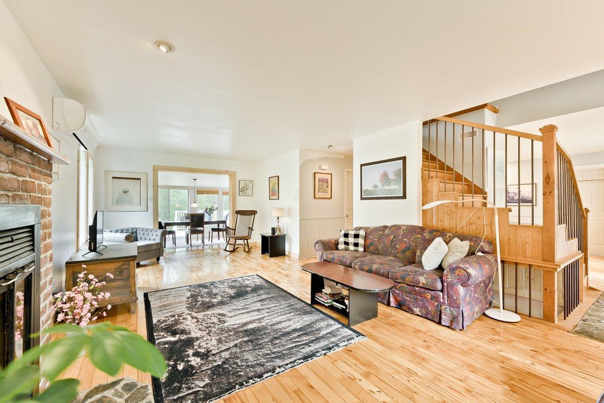 









998Z


Rue Principale

,
Lawrenceville,







QC
J0E1W0


