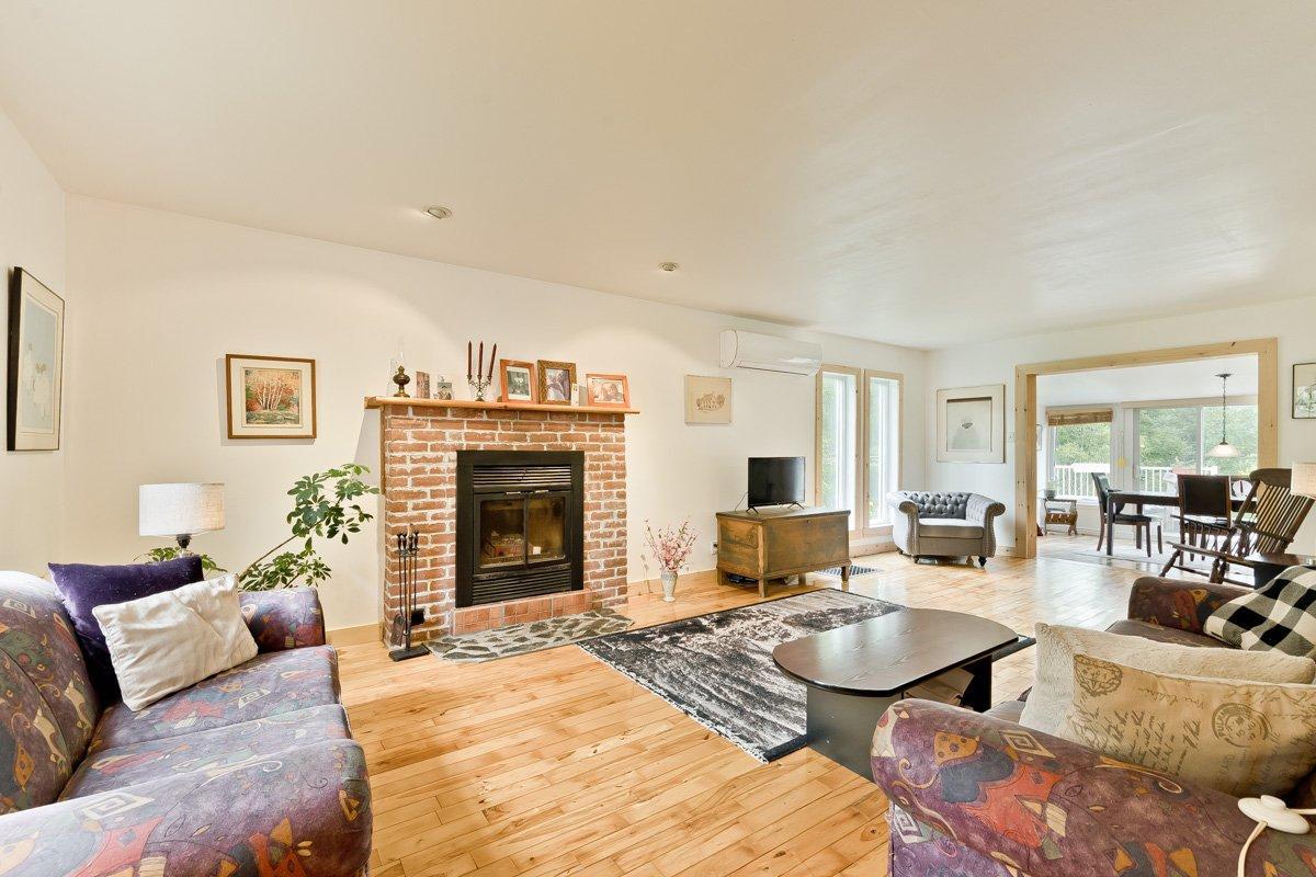 









998Z


Rue Principale

,
Lawrenceville,







QC
J0E1W0

