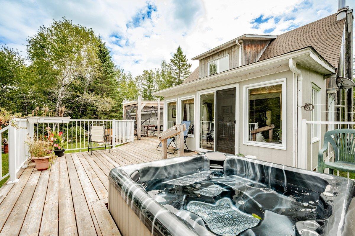 









998Z


Rue Principale

,
Lawrenceville,







QC
J0E1W0

