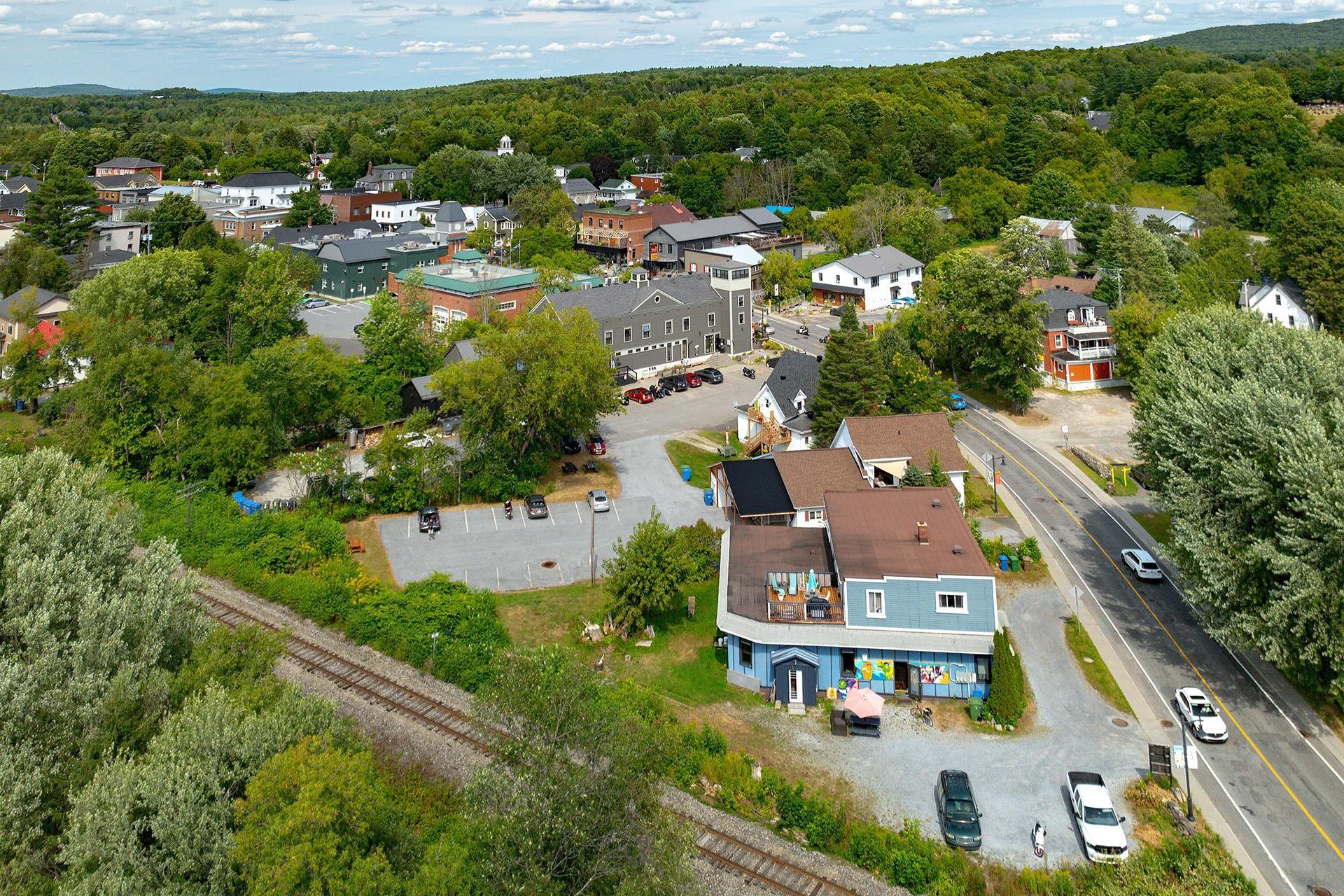 









35


Rue Principale S.

,
Sutton,




QC
J0E2K0

