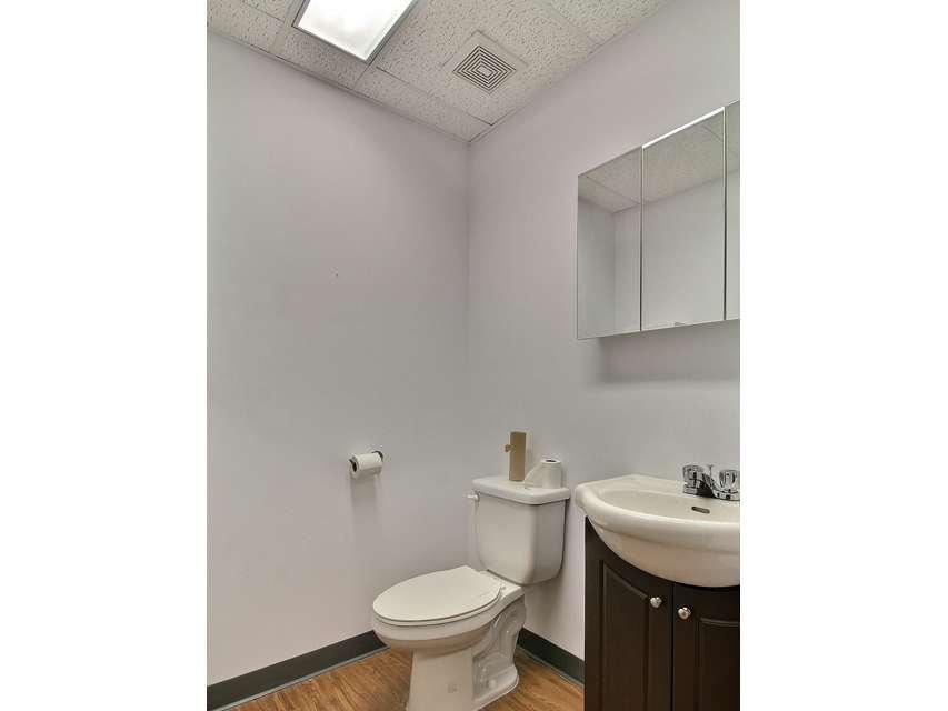 









2696


Rue Sherbrooke

,
Magog,




QC
J1X4G1

