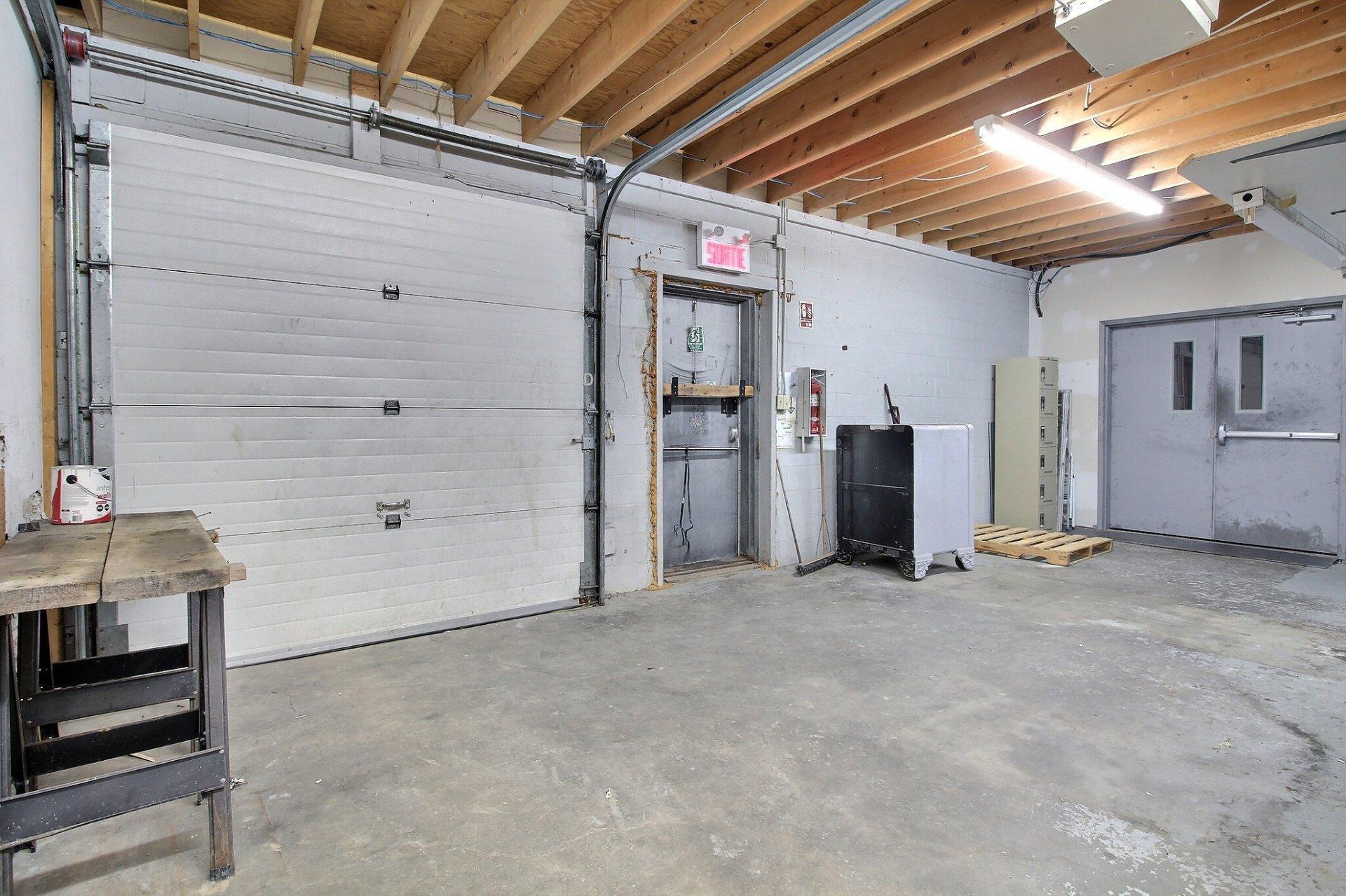 









2694

 - A


Rue Sherbrooke

,
Magog,




QC
J1X4G1

