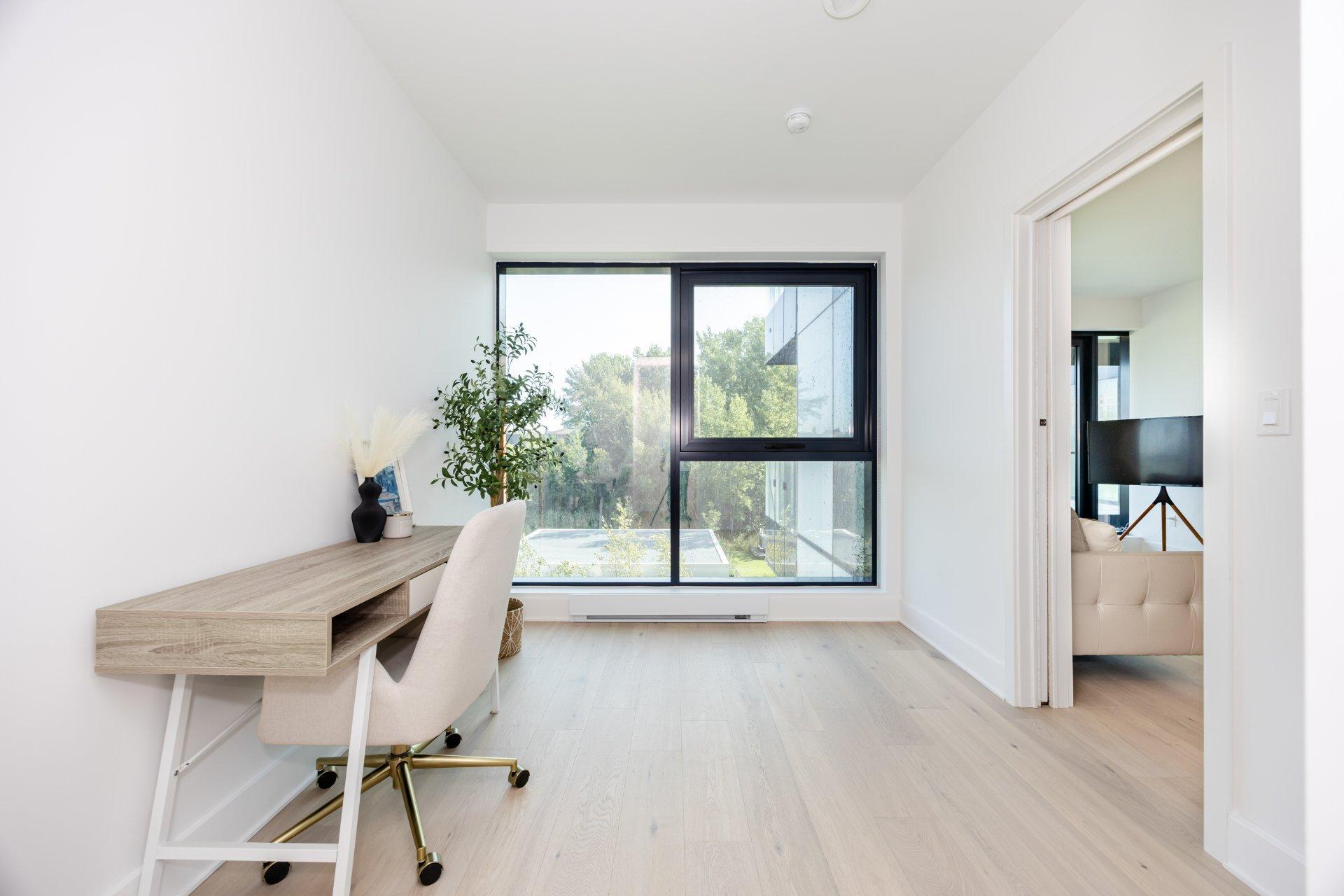 









1000


Rue André-Prévost

, 302,
Montréal (Verdun/Île-des-Soeurs),




QC
H3E0G2


