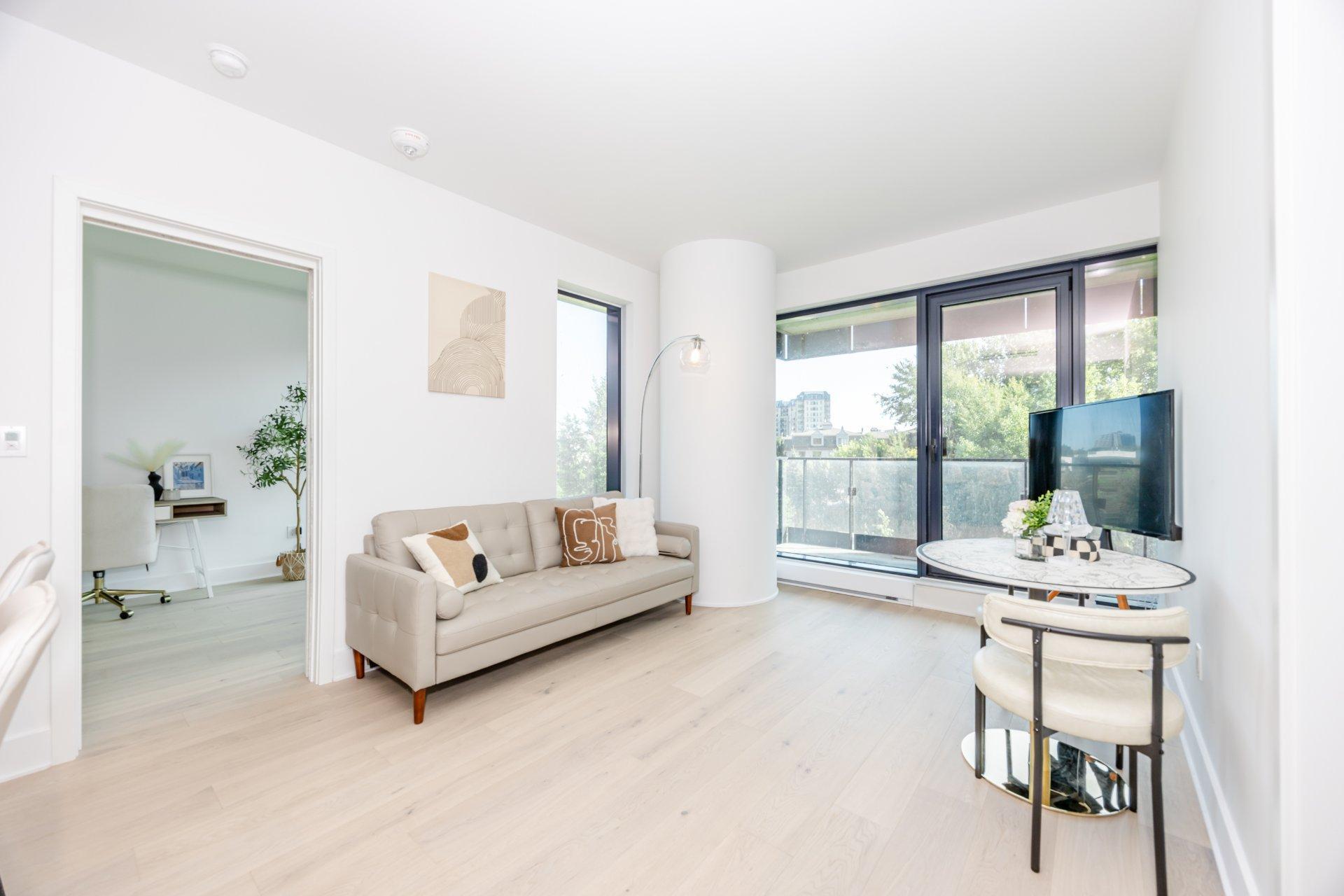 









1000


Rue André-Prévost

, 302,
Montréal (Verdun/Île-des-Soeurs),




QC
H3E0G2

