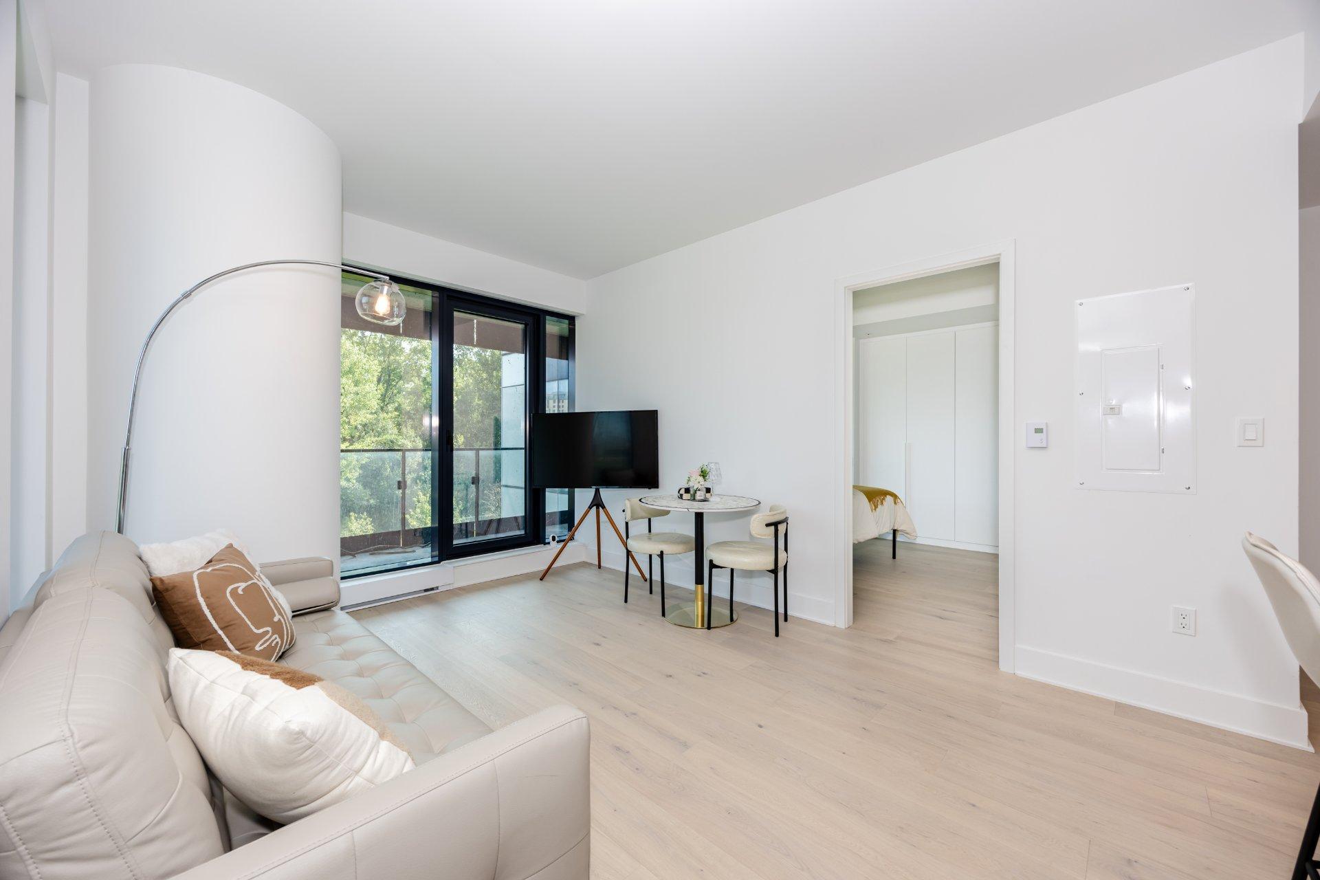 









1000


Rue André-Prévost

, 302,
Montréal (Verdun/Île-des-Soeurs),




QC
H3E0G2

